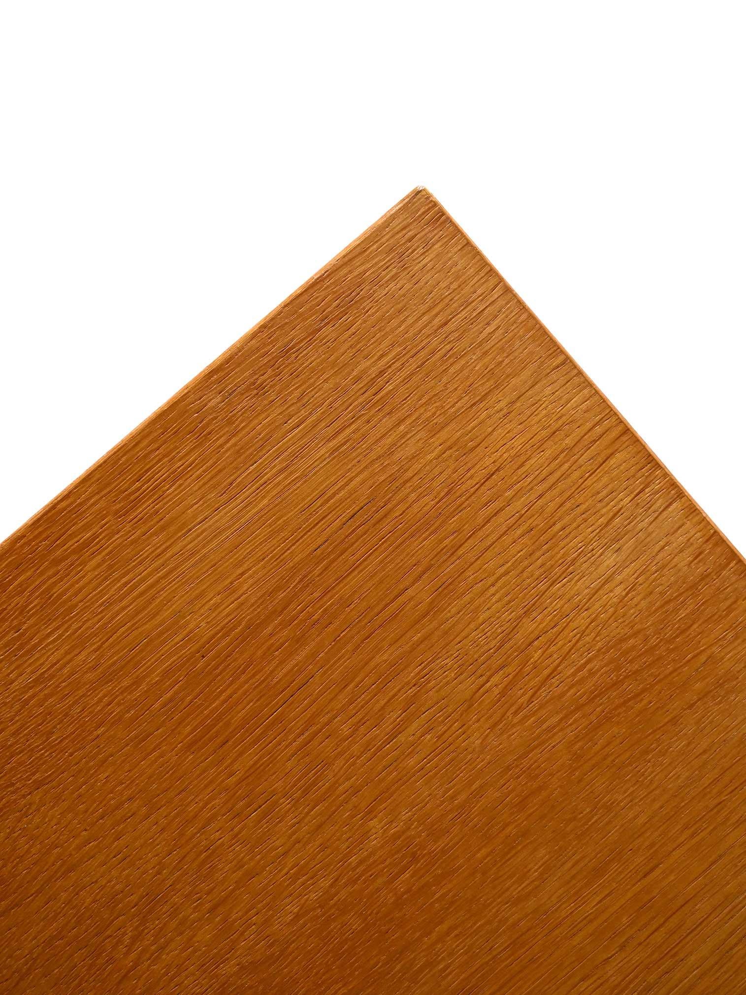 Scrivania danese vintage in teak chiaro In condizioni buone in vendita a Brescia, IT