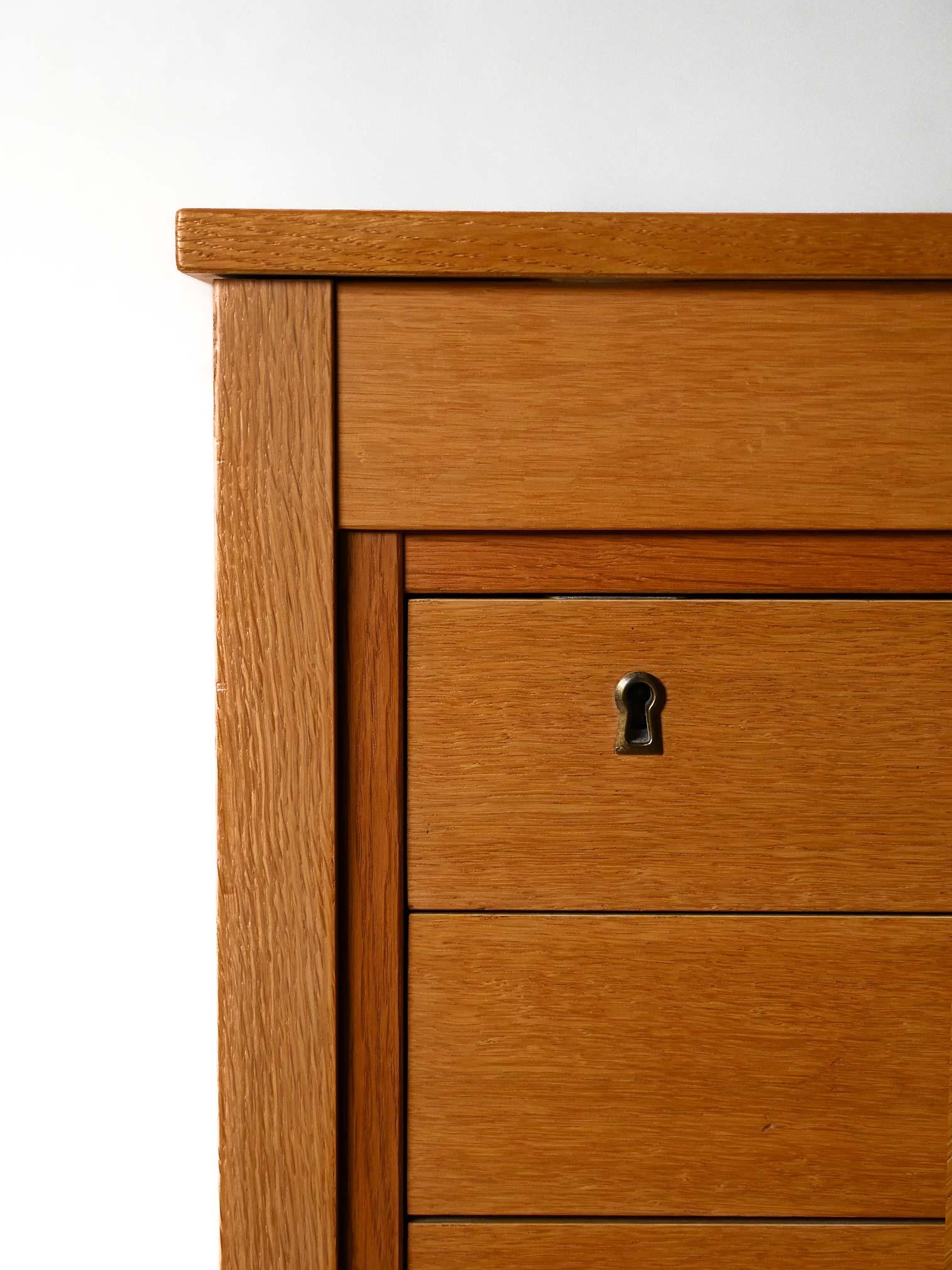 Mid-20th Century Scrivania danese vintage in teak chiaro in vendita
