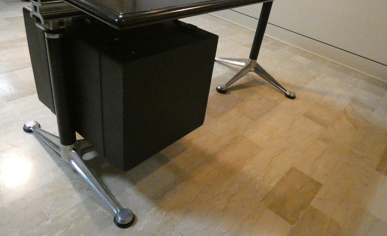 Der Schreibtisch von Bruce Burdick für Herman Miller (American) im Angebot