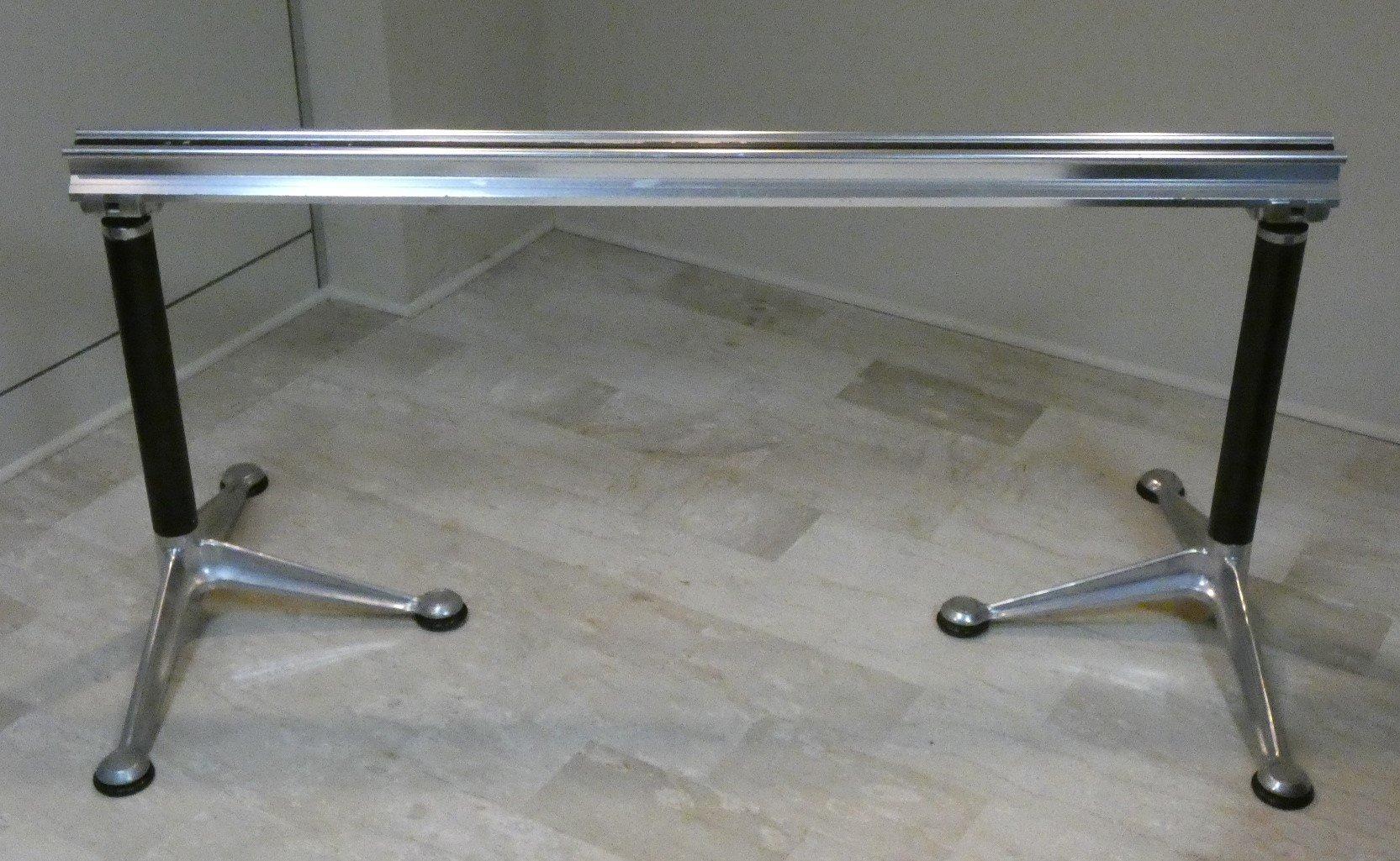 Der Schreibtisch von Bruce Burdick für Herman Miller (Aluminium) im Angebot