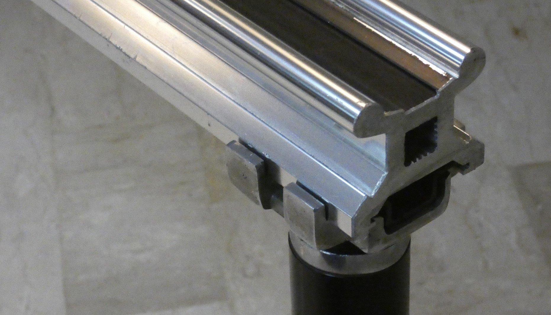 Der Schreibtisch von Bruce Burdick für Herman Miller im Angebot 1