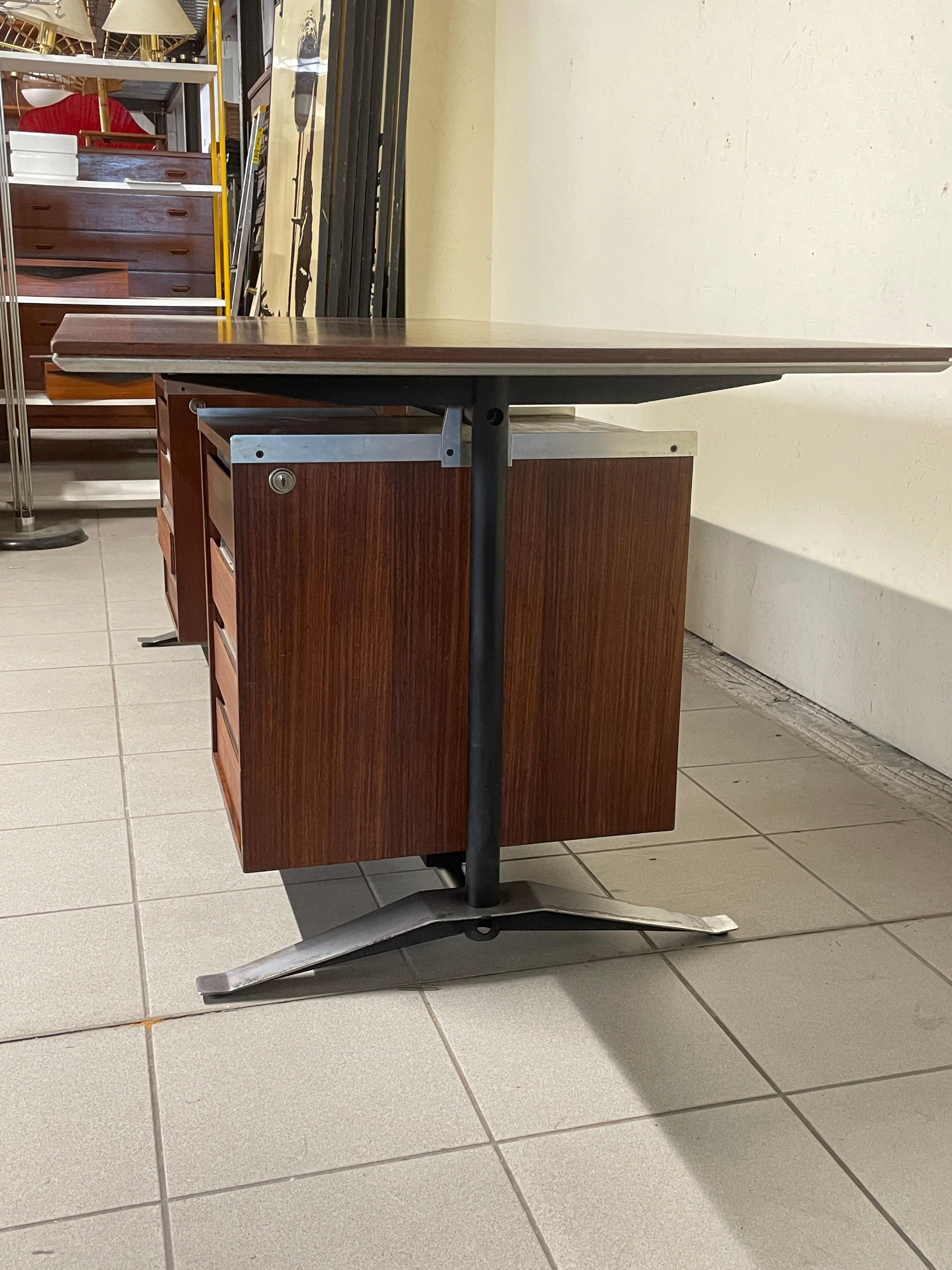 Chefschreibtisch von Alberto Rosselli für Arflex, 1961 im Zustand „Gut“ im Angebot in SAN PIETRO MOSEZZO, NO