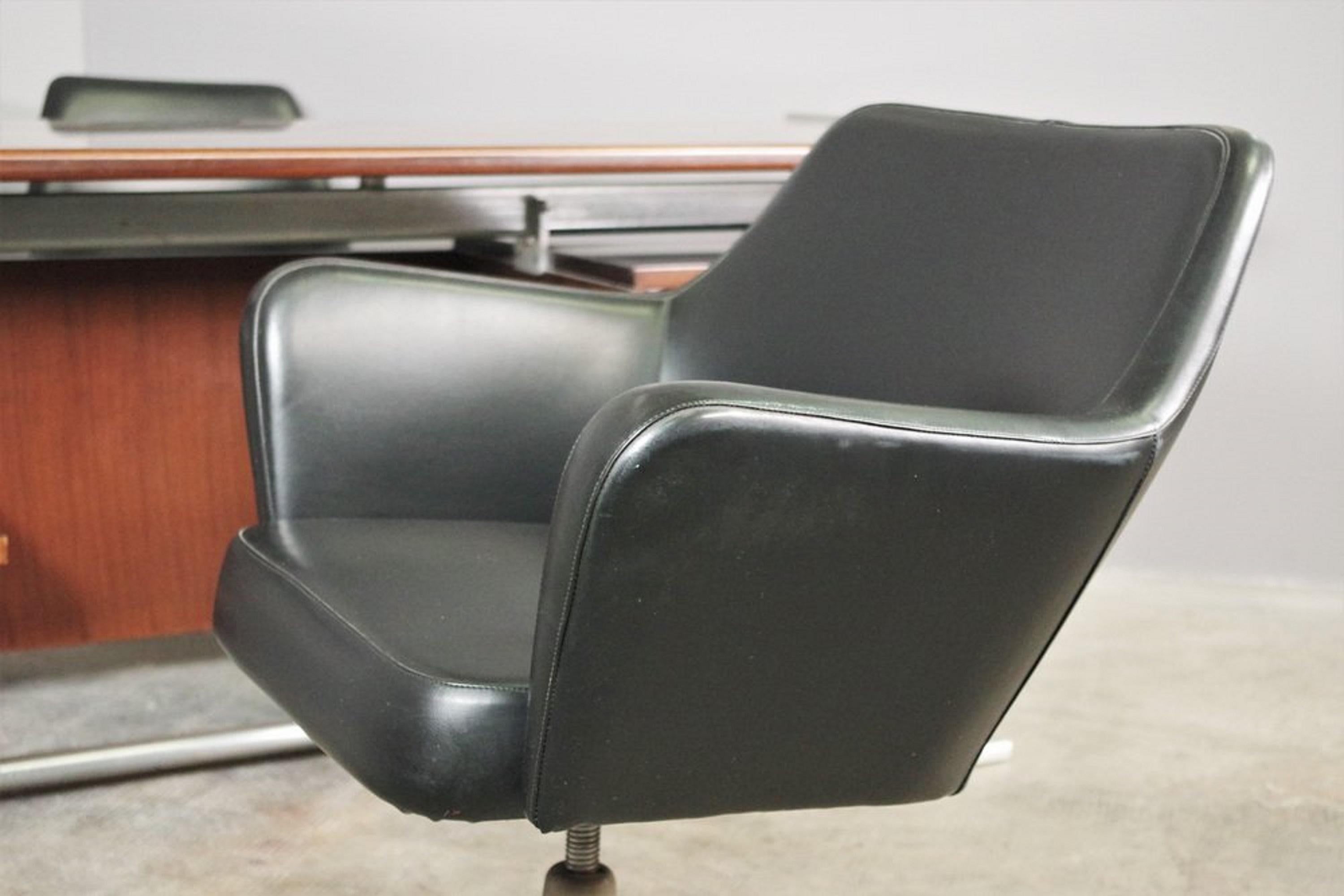 Scrivania e due sedie di Fantoni, anni '60, set di 3 in vendita 3