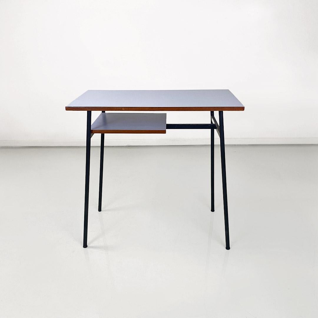 Italian Bureau en formica bleu et métal noir, modernisme italien, vers 1960. en vente