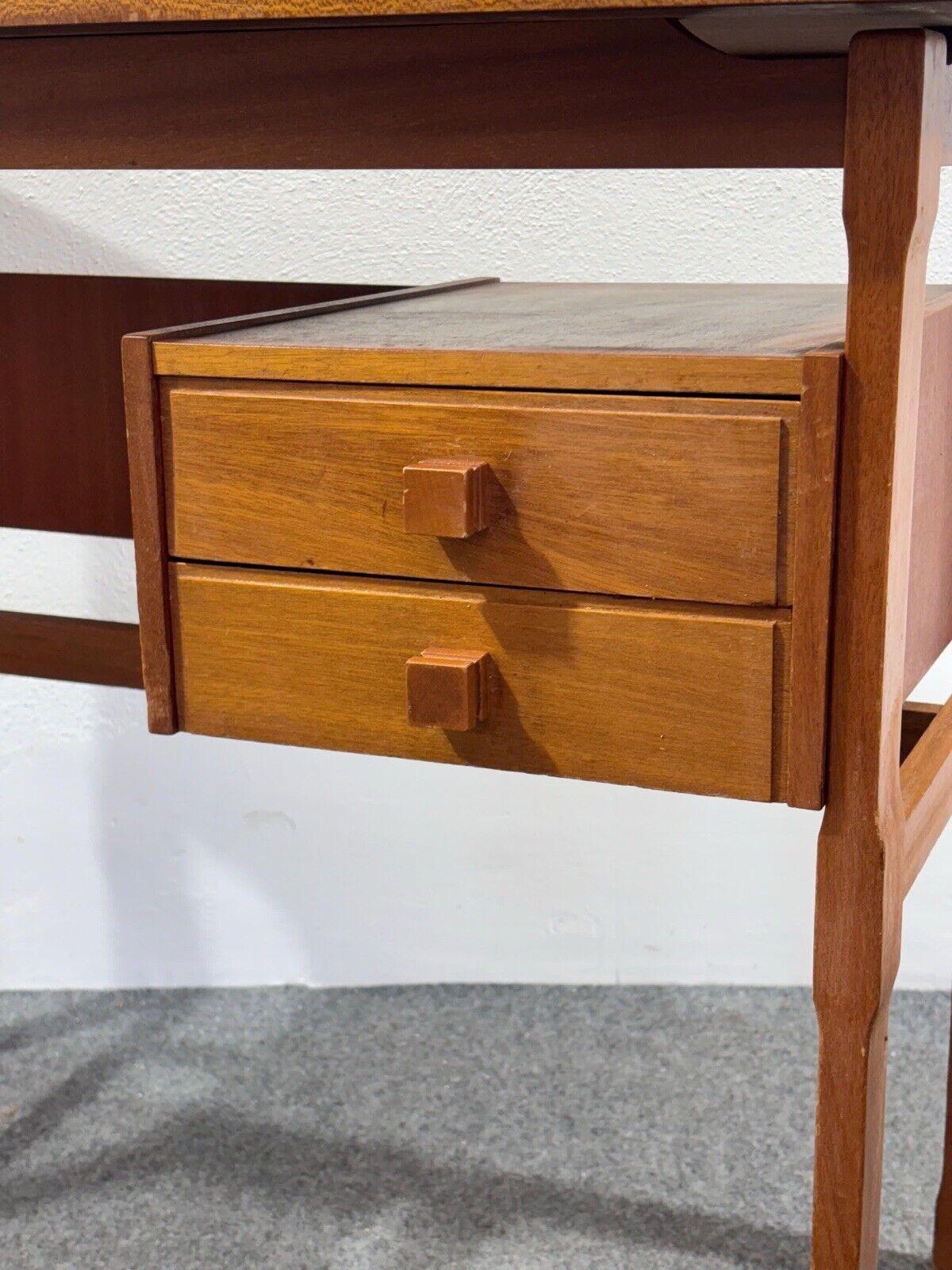 Italian Scrivania in legno Gianfranco Frattini Attr. 1960’s Italy Design in vendita