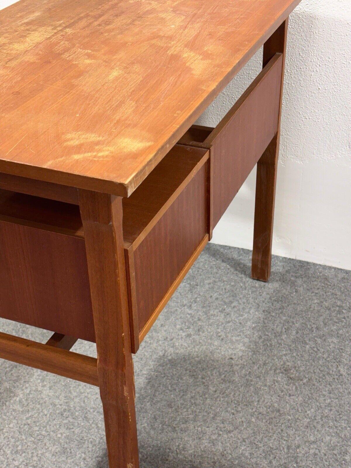 Legno Scrivania in legno Gianfranco Frattini Attr. 1960’s Italy Design in vendita
