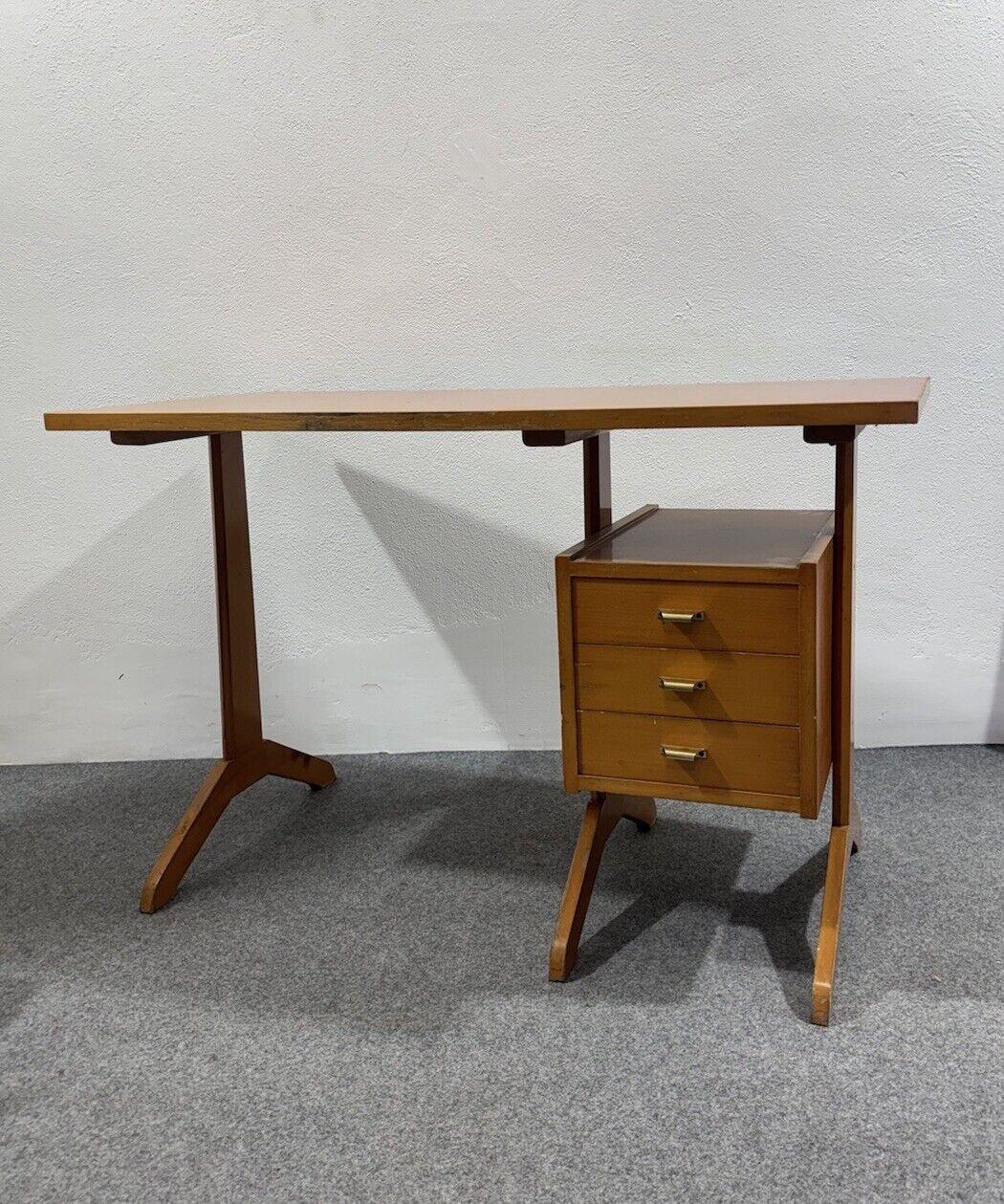 Scrivania In Legno Mid-Century Design 1950’s Modernariato In Good Condition In Taranto, IT