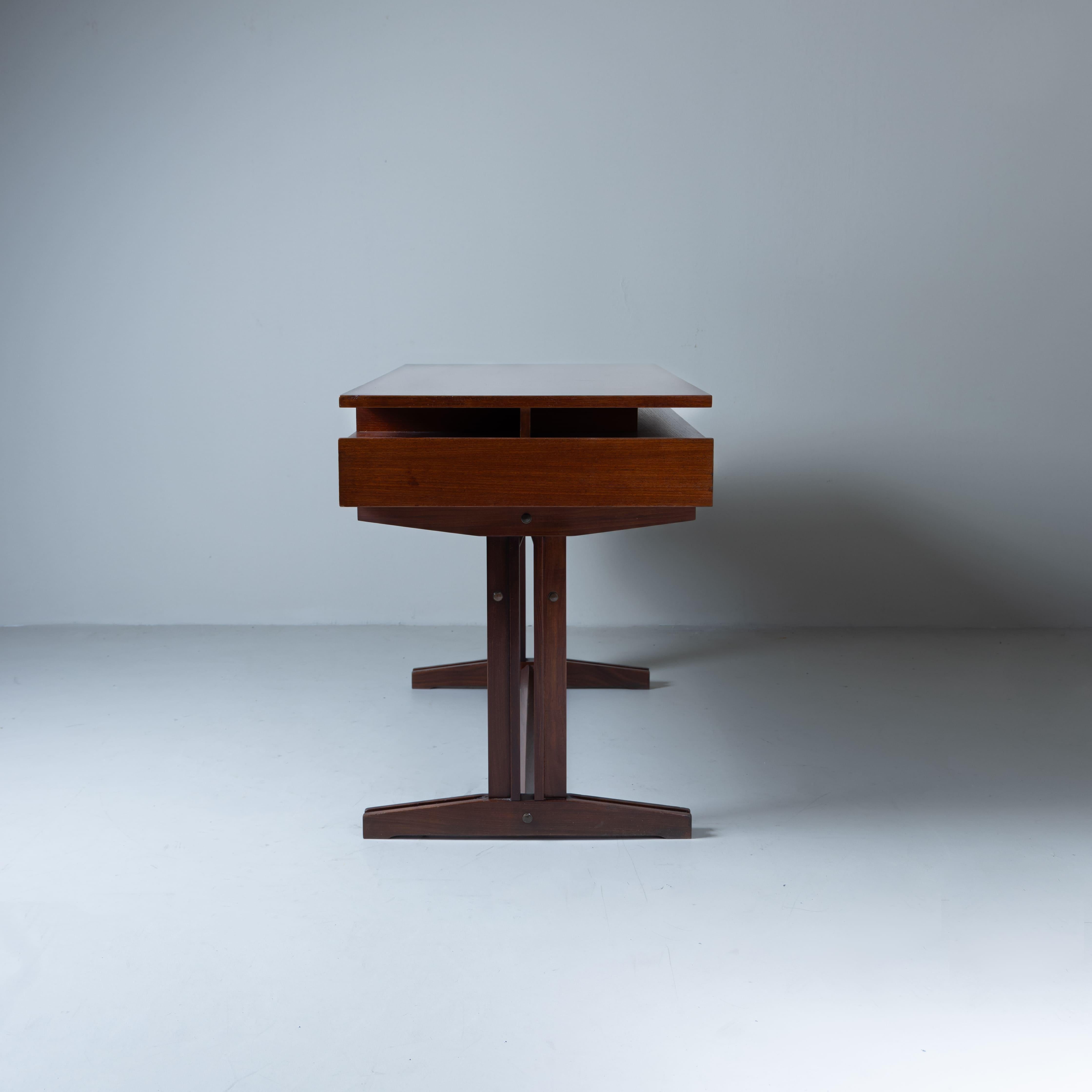 Mid-Century Style Wooden Desk, Italian Manufactory, 1960s For Sale 4