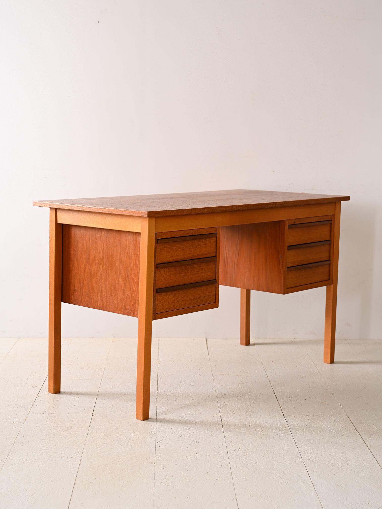 Scandinavian Modern Teak desk with drawers For Sale