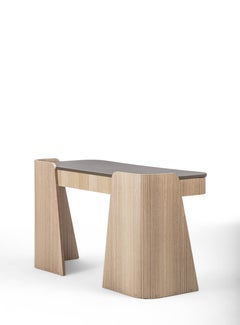 Shape modern desk in Eucalyptus with leather top