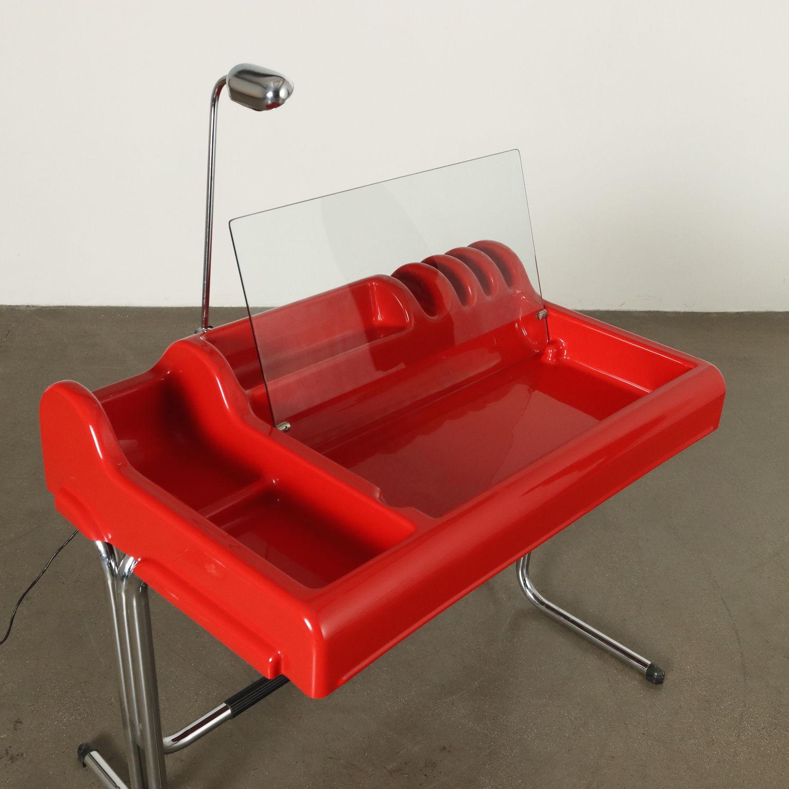 Scrivania 'Orix' di Vittorio Parigi & Nani Prina Versione Rosso, anni 70 In condizioni buone in vendita a Milano, IT