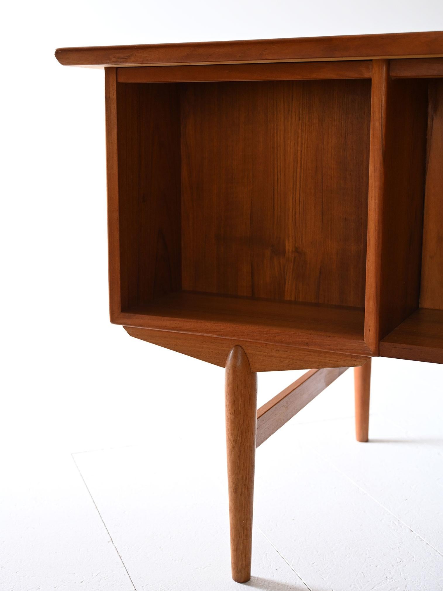 Scrivania scandinava anni ’60 in teak en vente 3
