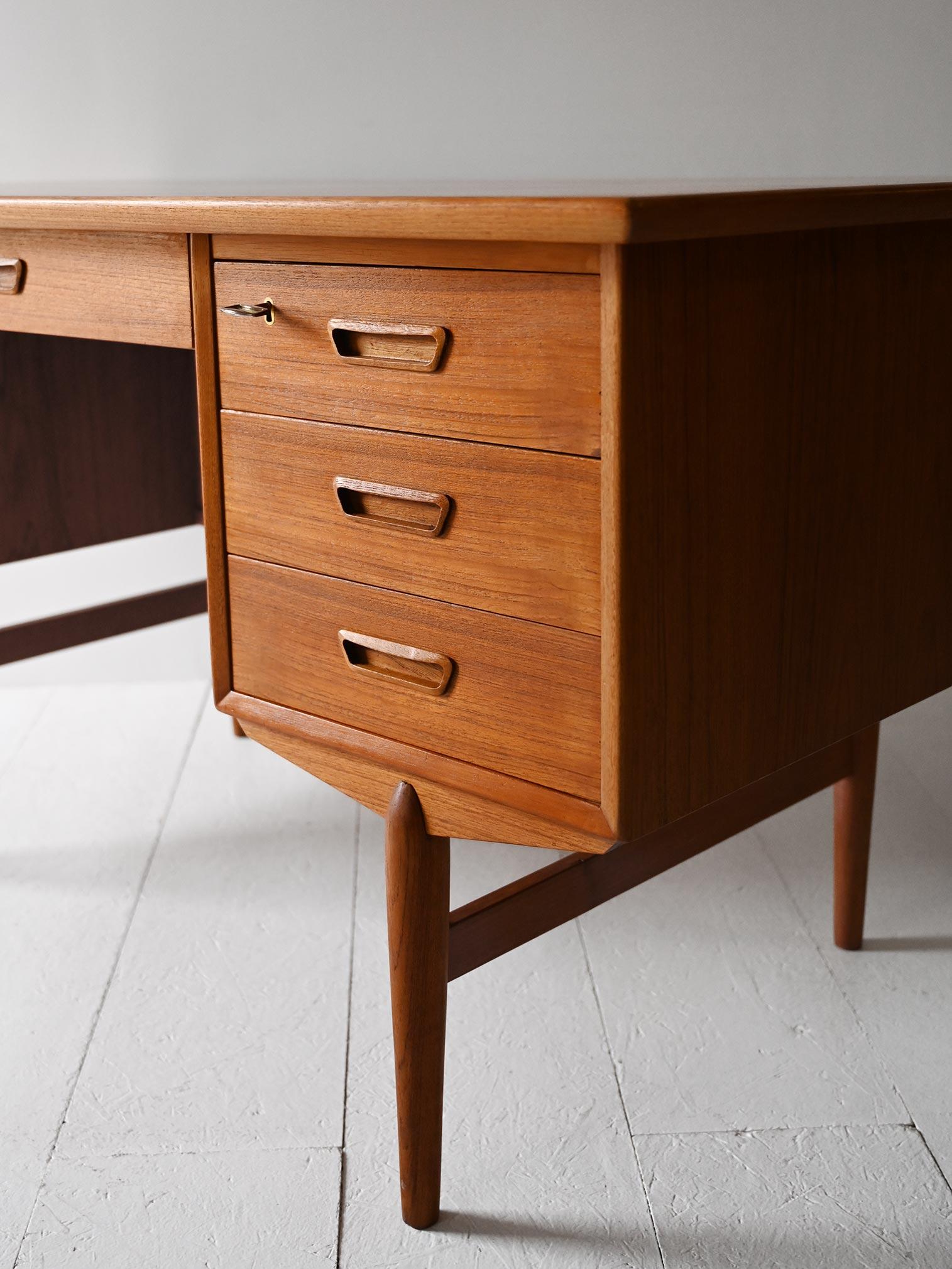 Scrivania scandinava anni ’60 in teak en vente 1