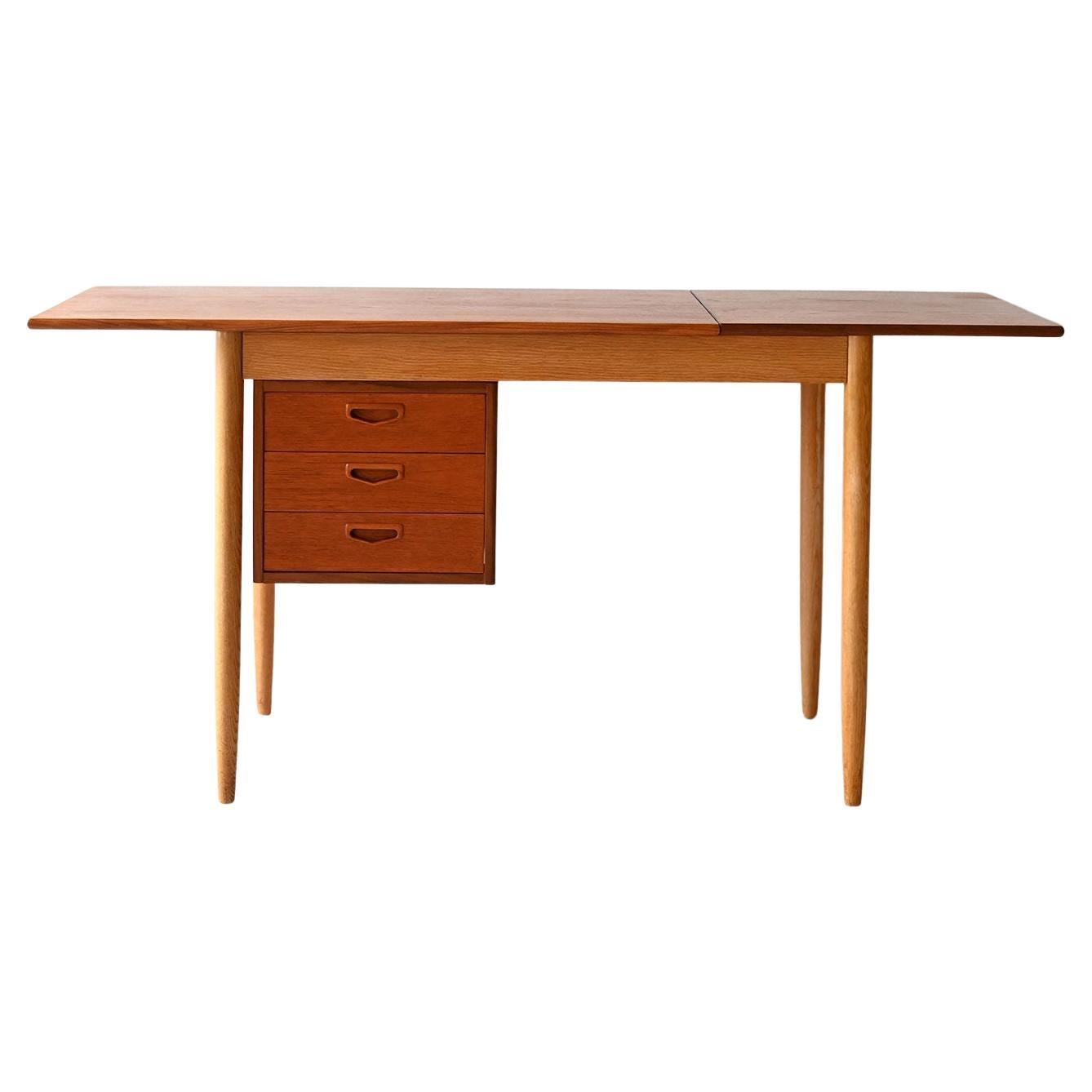 Bureau scandinave en teck vintage bicolore