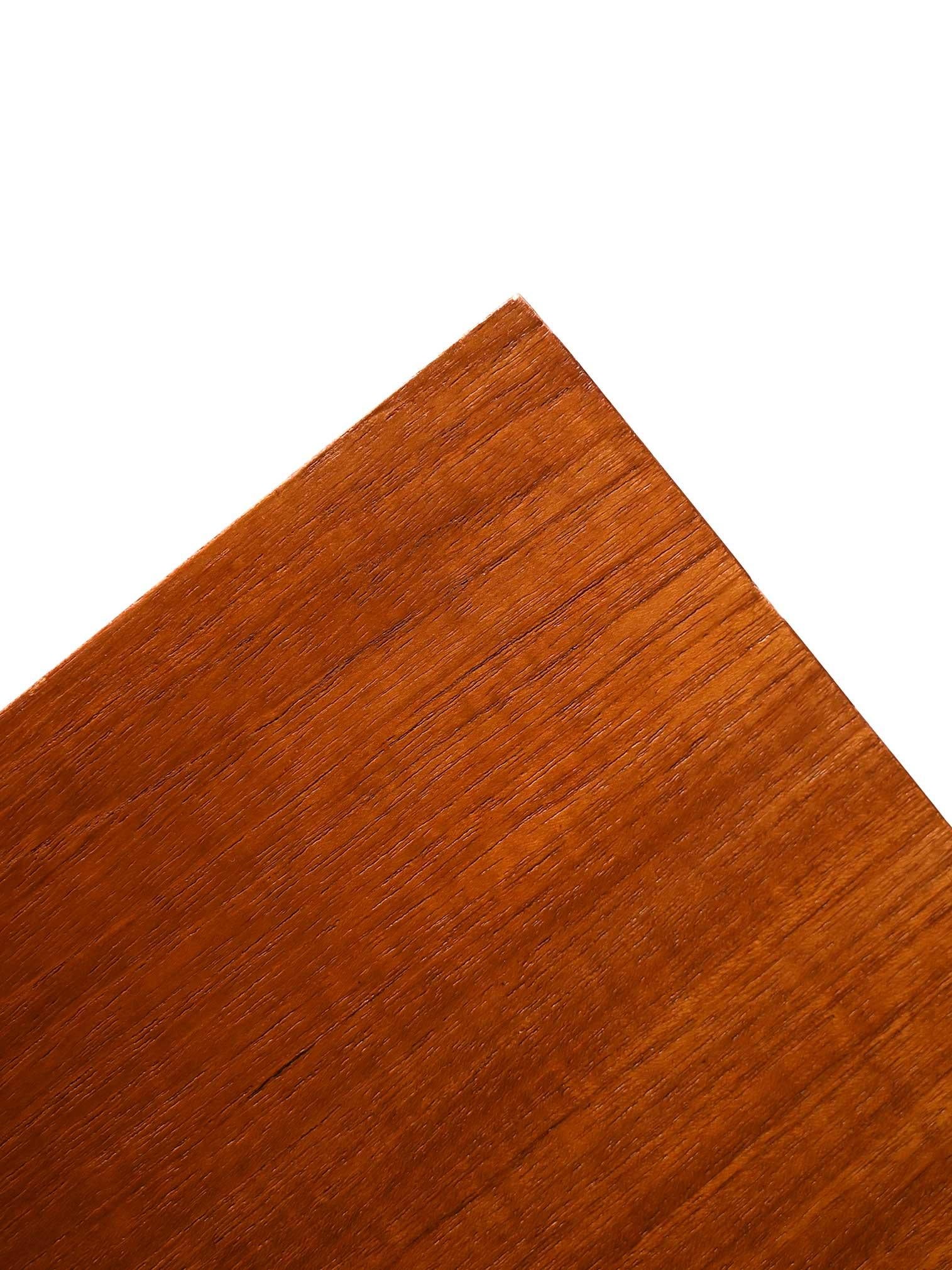 Scandinavian teak desk with three drawers For Sale 1
