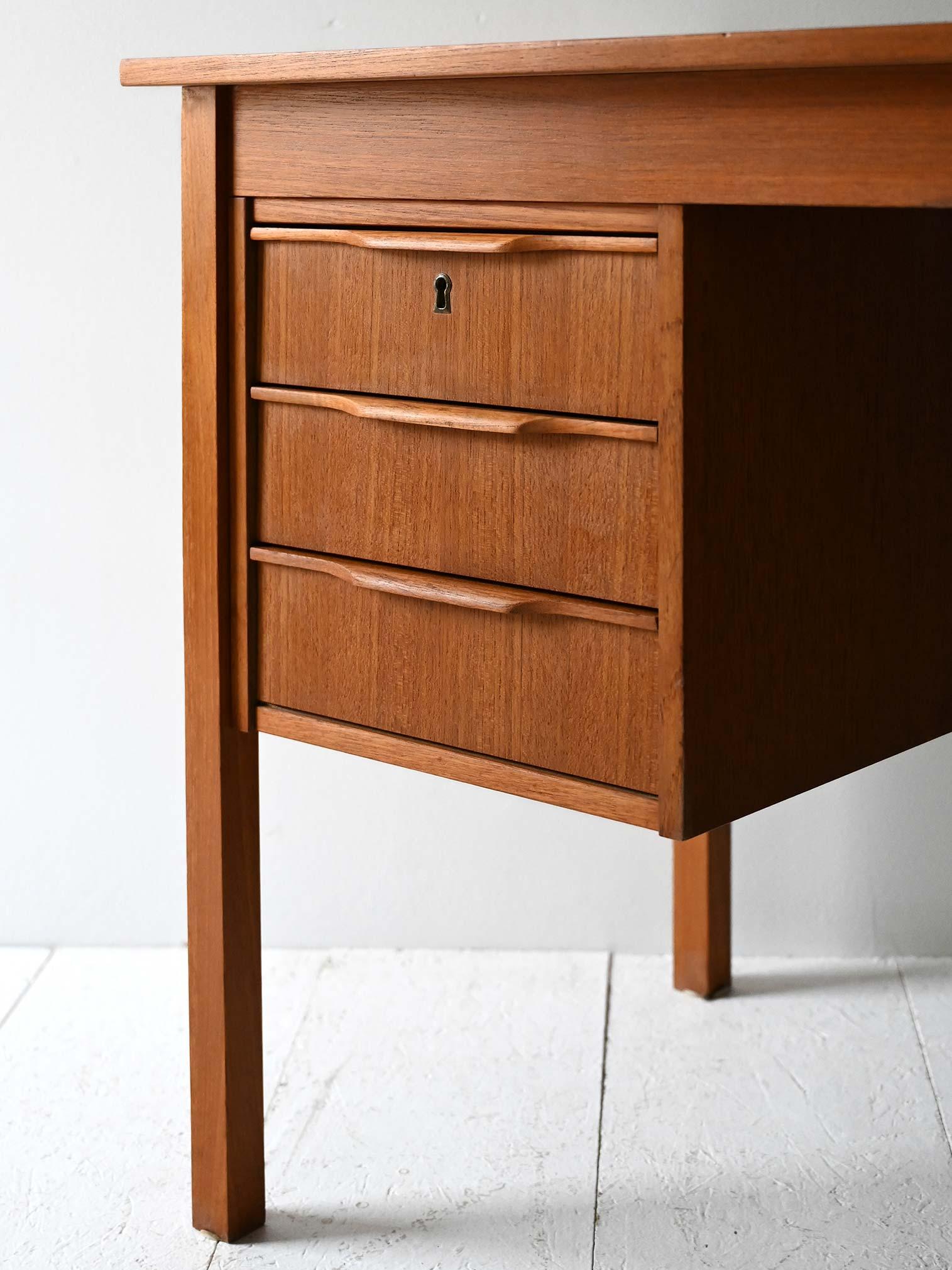 Mid-20th Century Scrivania scandinava vintage in teak anni ’60 en vente