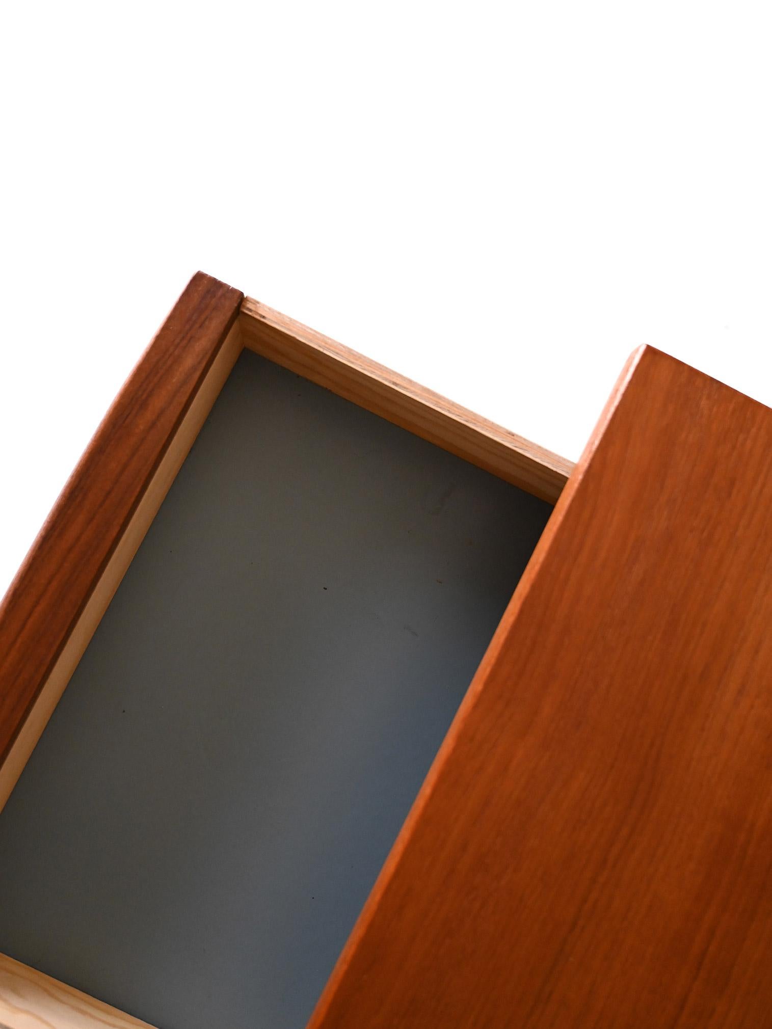 Scandinavian vintage teak desk with 7 drawers For Sale 1