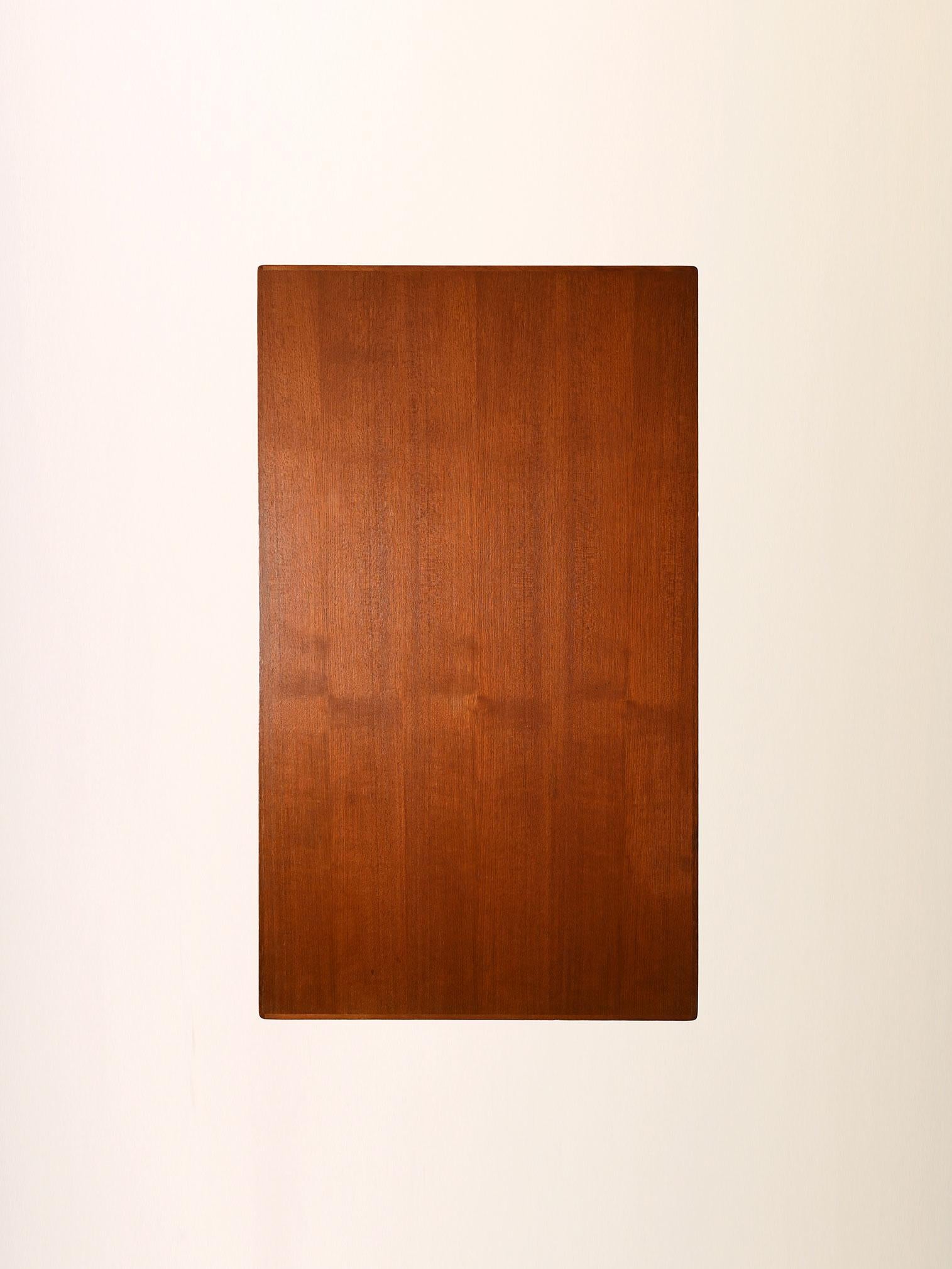 Teck Scrivania scandinava vintage in teak con tre cassetti en vente