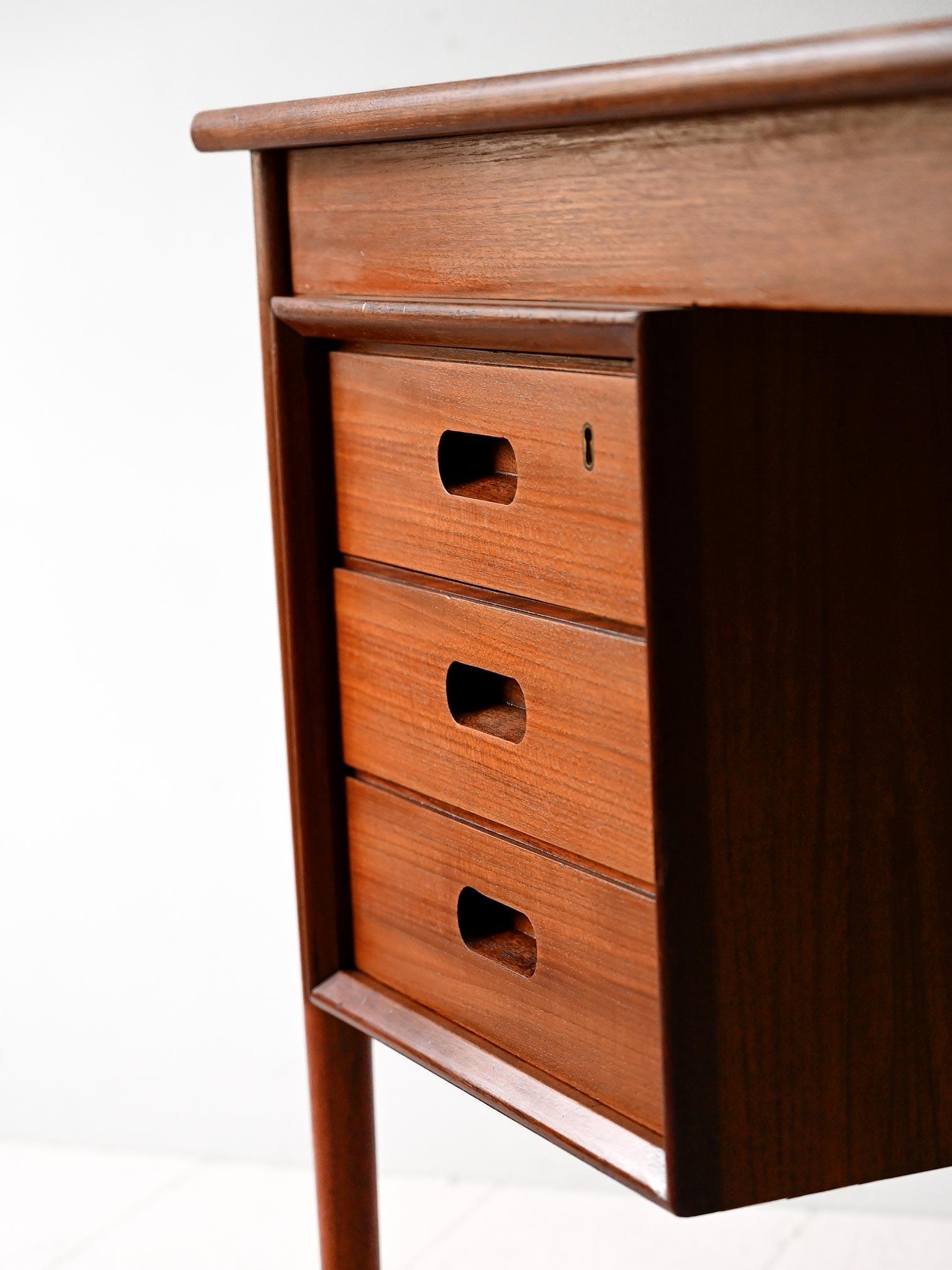 Scandinavian vintage teak desk with three drawers For Sale 2