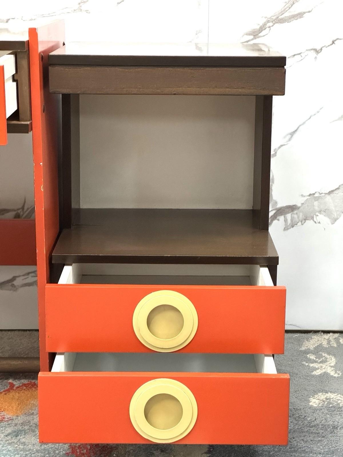 Space Age Design Holzschreibtisch 70er Jahre Moderne Kunst im Angebot 6
