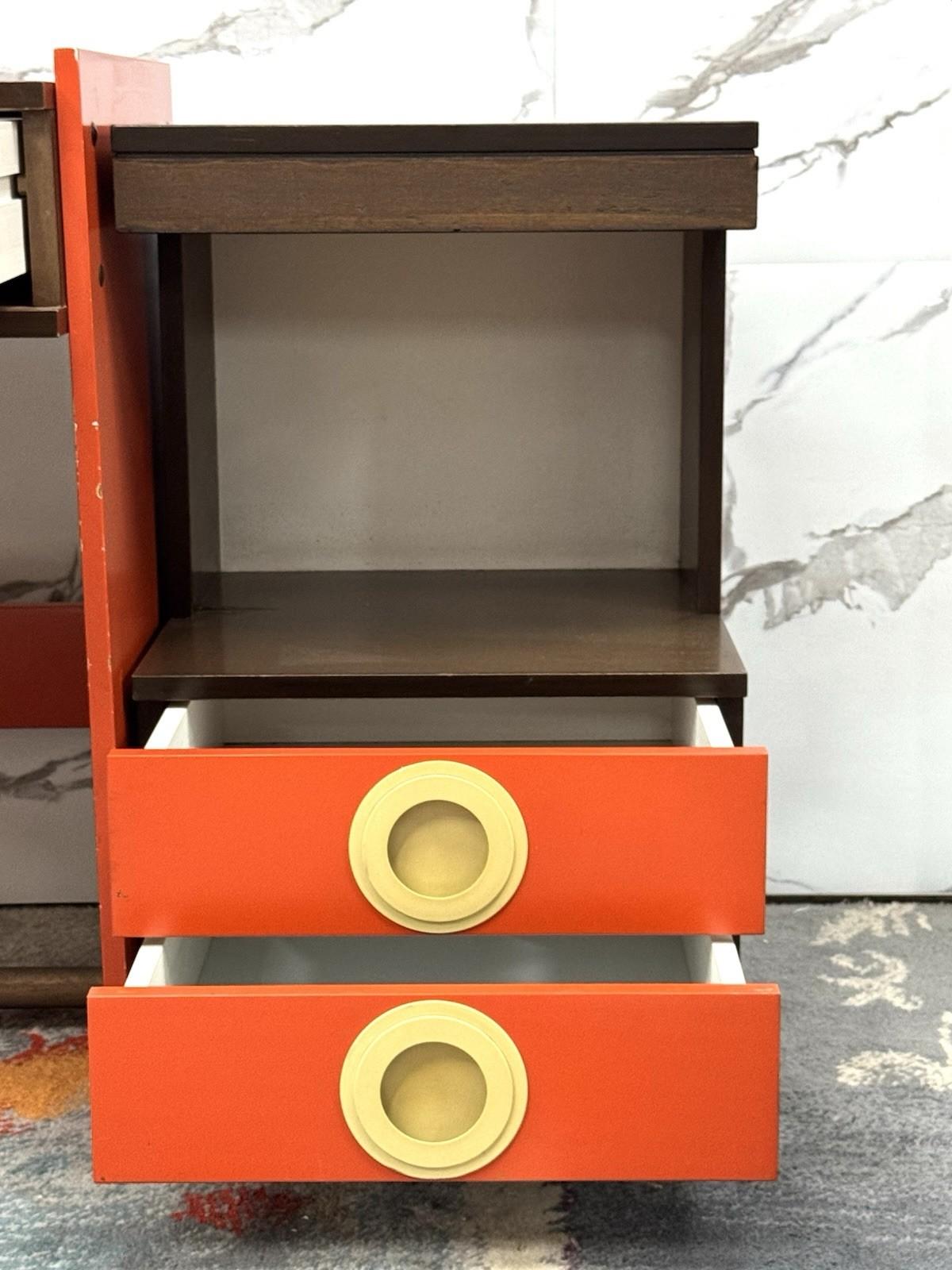 Space Age Design Holzschreibtisch 70er Jahre Moderne Kunst im Angebot 9