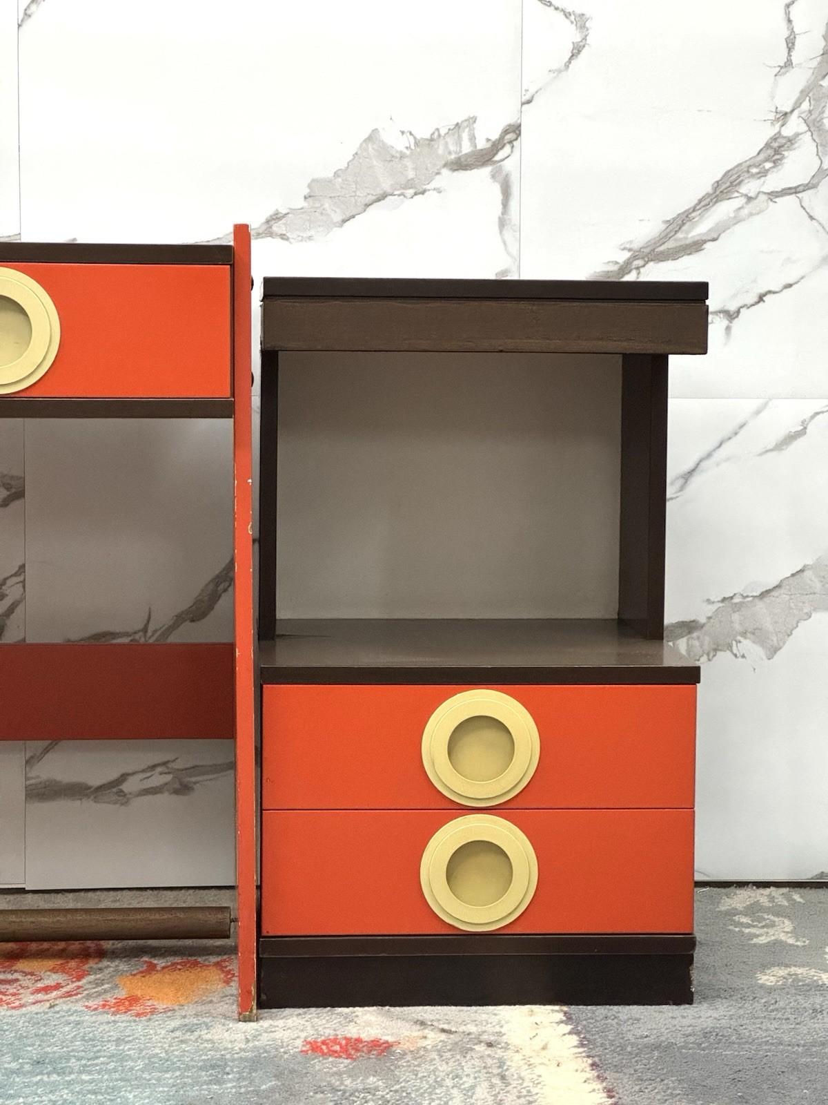Space Age Design Holzschreibtisch 70er Jahre Moderne Kunst (Late 20th Century) im Angebot