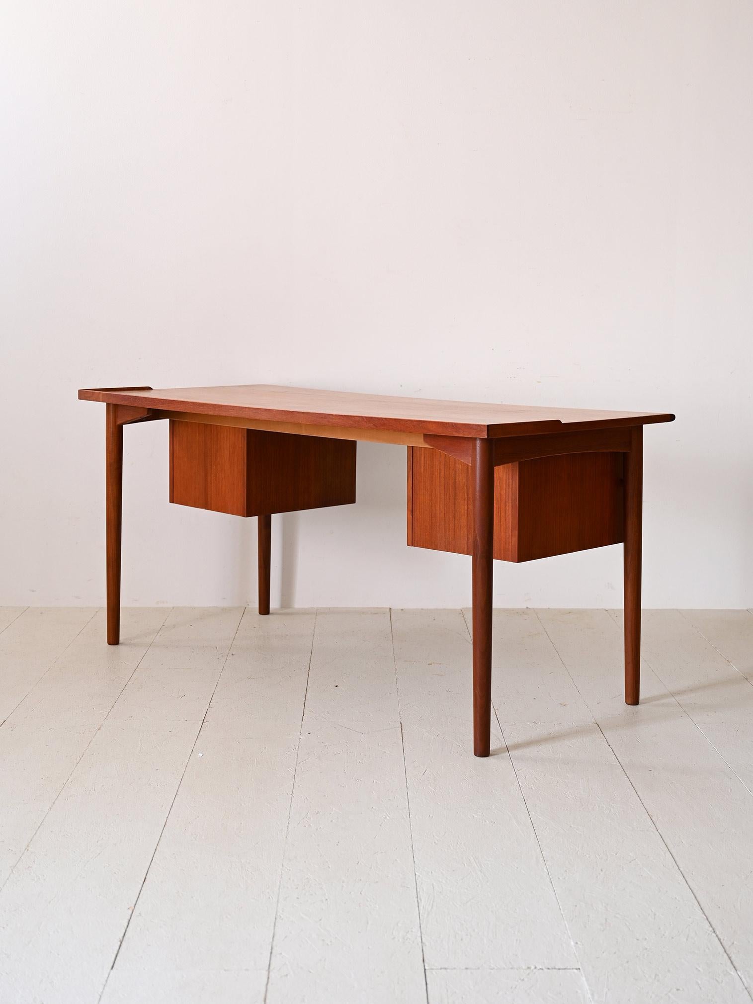 Vintage 1960er Jahre Dänisches Design Schreibtisch im Zustand „Gut“ im Angebot in Brescia, IT
