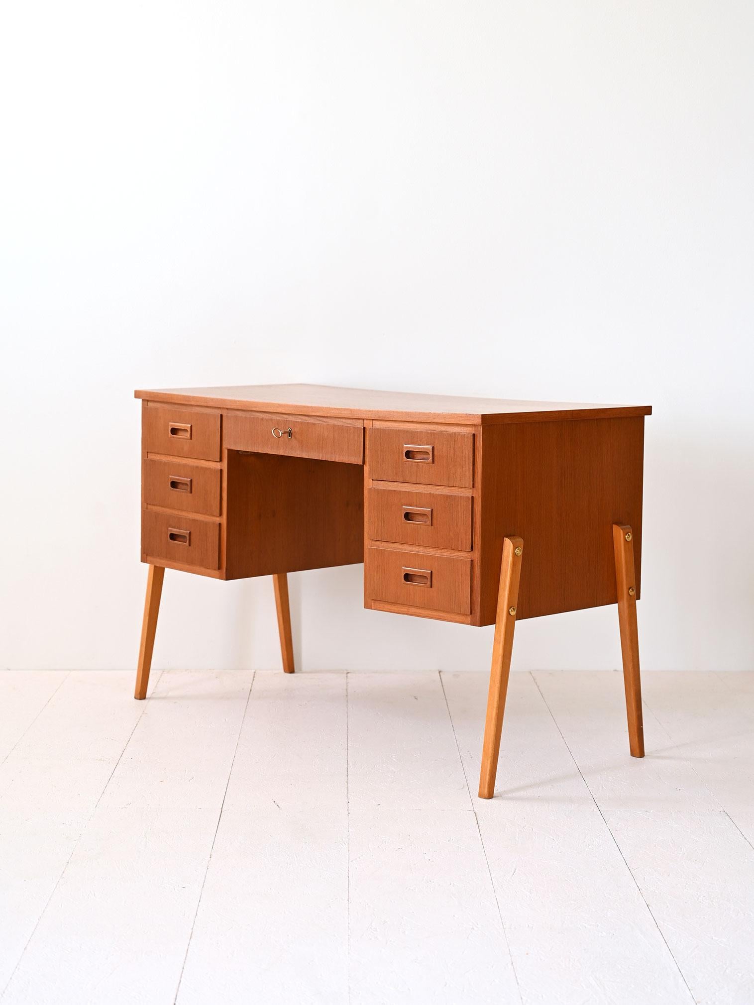 Scandinavo Scrivania vintage con cassetti