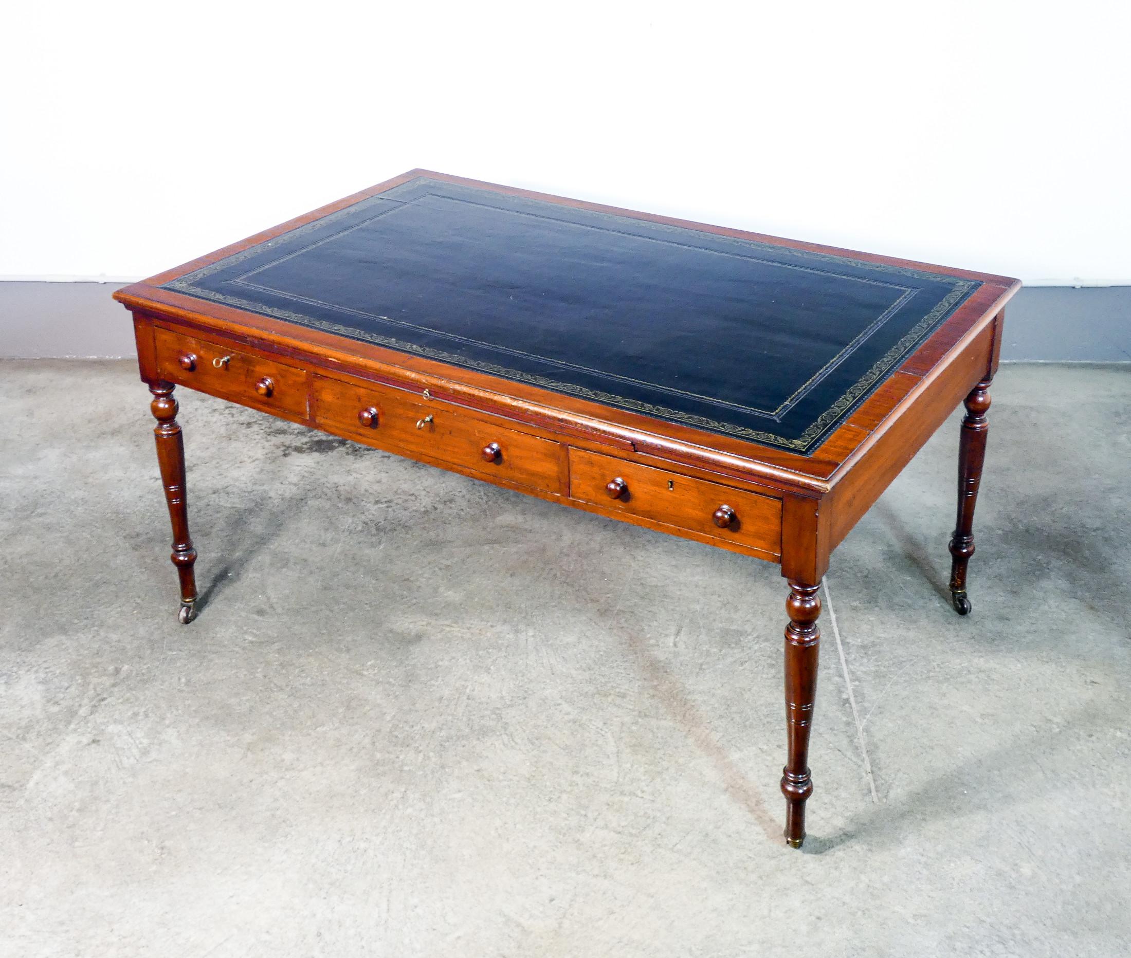 English Victorian center desk, six drawers, with double lectern. Nineteenth Century For Sale