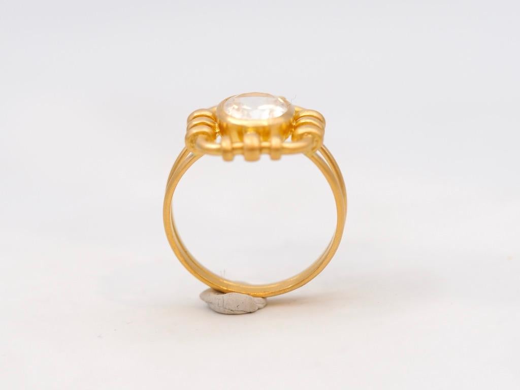 Scrives 1.68 Carat Moonstone 22 Karat Gold Coktail Handmade Ring In New Condition For Sale In Paris, Paris