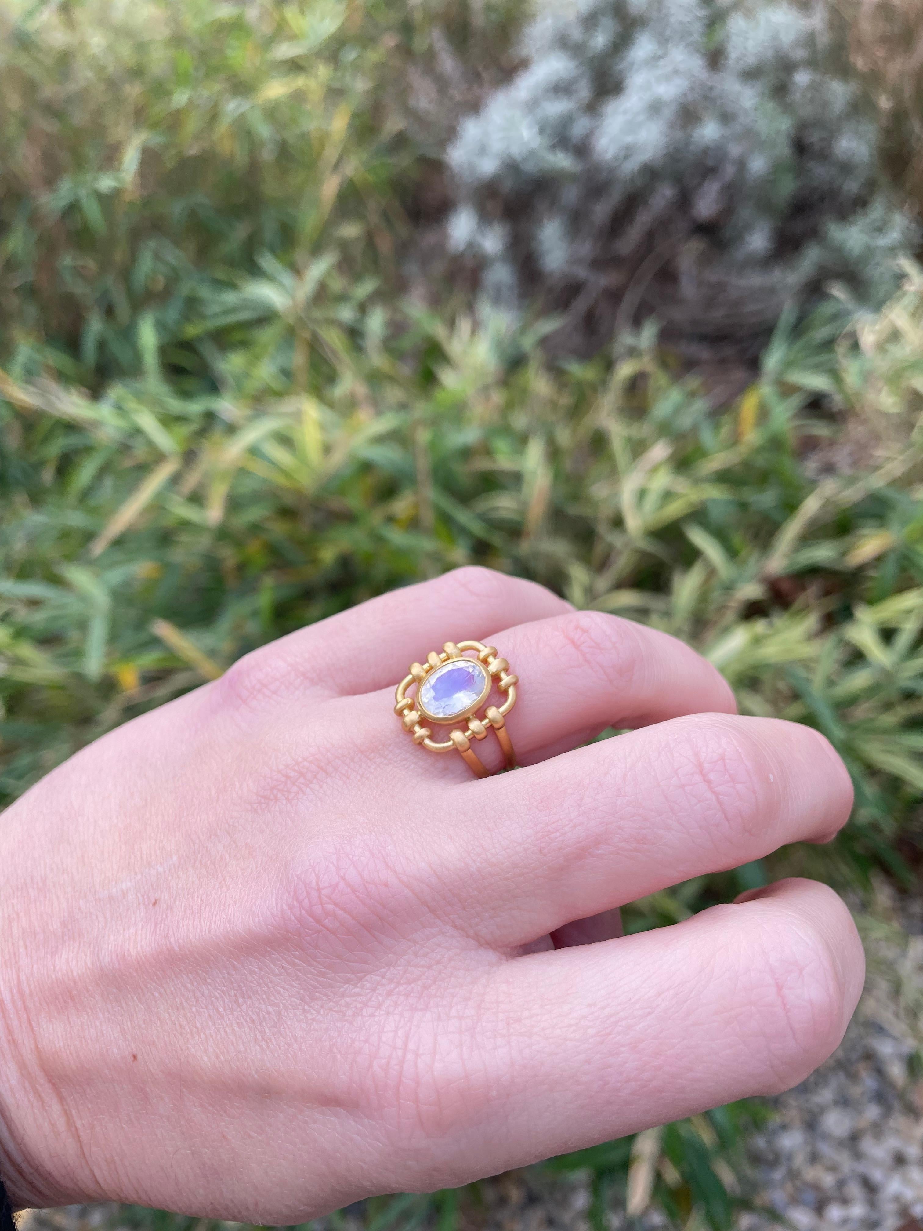 Women's or Men's Scrives 1.68 Carat Moonstone 22 Karat Gold Coktail Handmade Ring For Sale