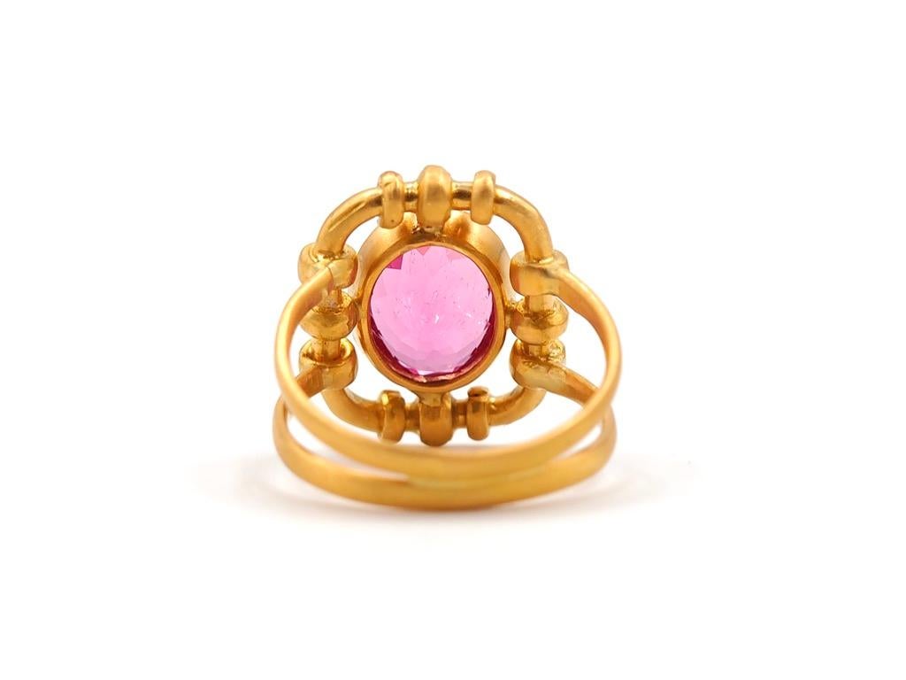 Scrives 2.83 Carat Hot Pink Oval Tourmaline 22 Karat Gold Cocktail Handmade Ring In New Condition For Sale In Paris, Paris