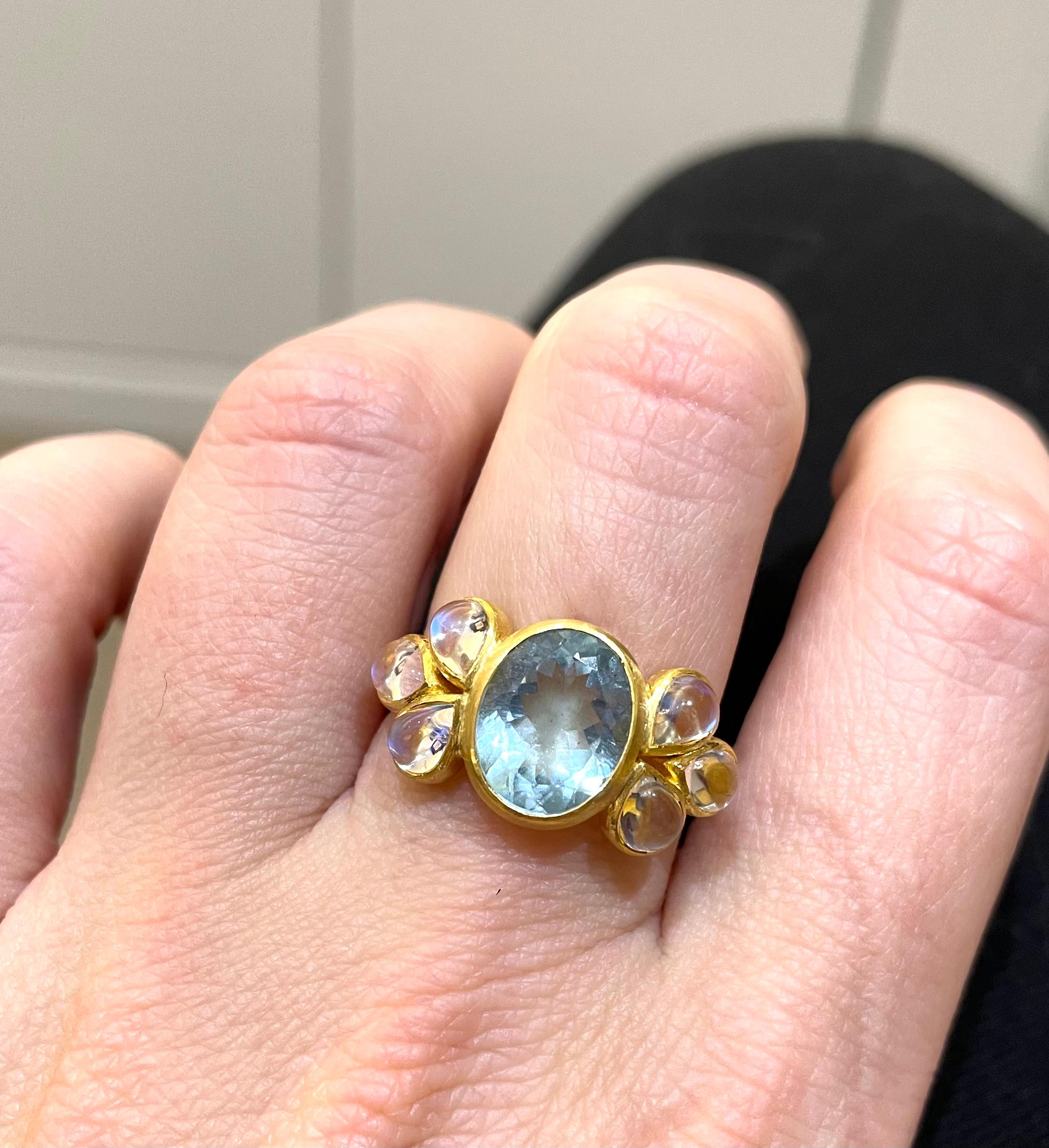 Contemporary Scrives 2.86 Ct Aquamarine 6 Moonstone Cabochon 22 Karat Gold Cocktail Ring For Sale