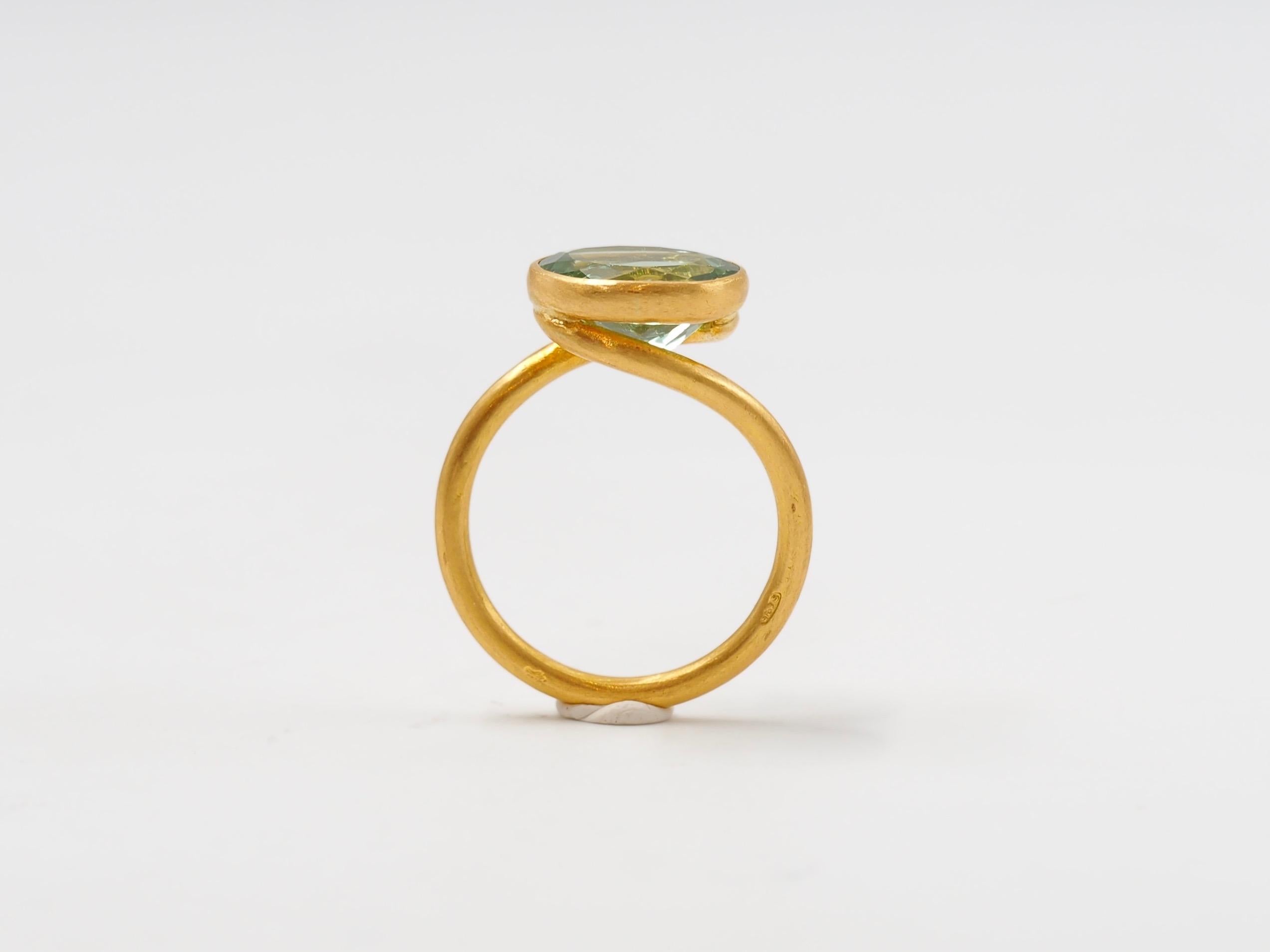 Scrives 3.24 Carat Green Celadon Tourmaline 22 Karat Gold Ring In New Condition In Paris, Paris