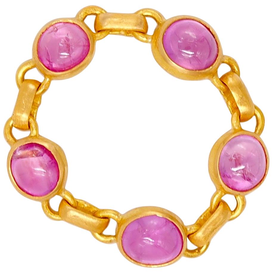 Scrives 3.4 Carat Hot Pink Sapphire Cabochon 22 Karat Gold Chain Ring