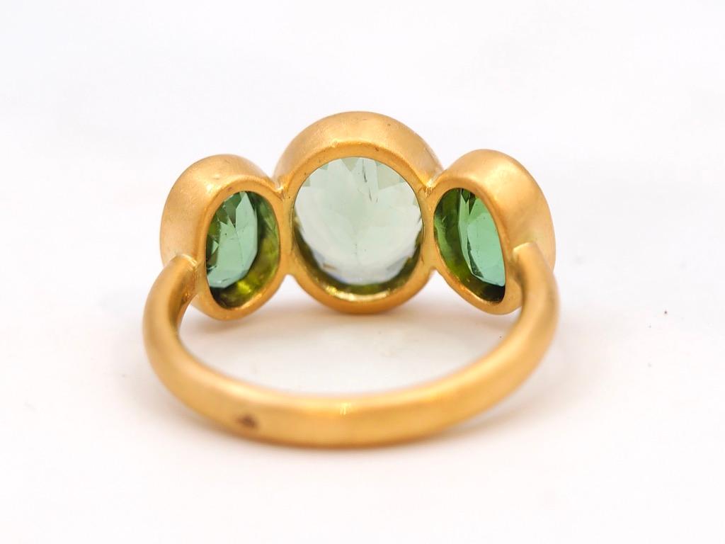 Scrives 4.17 Carat Green Tourmaline Three Stones 22 Karat Gold Handmade Ring For Sale 2