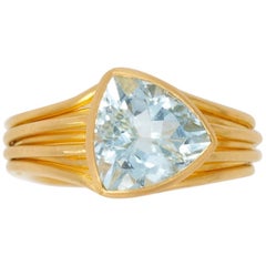 Bague cocktail en or 22 carats avec aigue-marine de 5,2 carats et trillion de vis, faite à la main