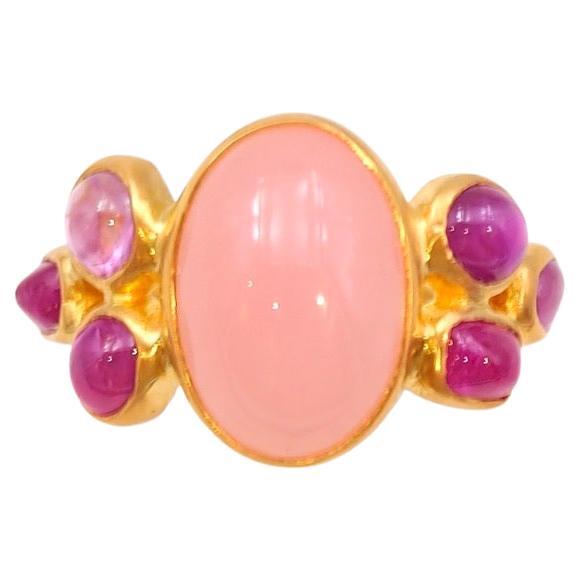 Scrives 5.25 Ct Peach Chalcedony 3.06 Ct Pink sapphire Cabochon 22 Kt Gold Ring For Sale 2