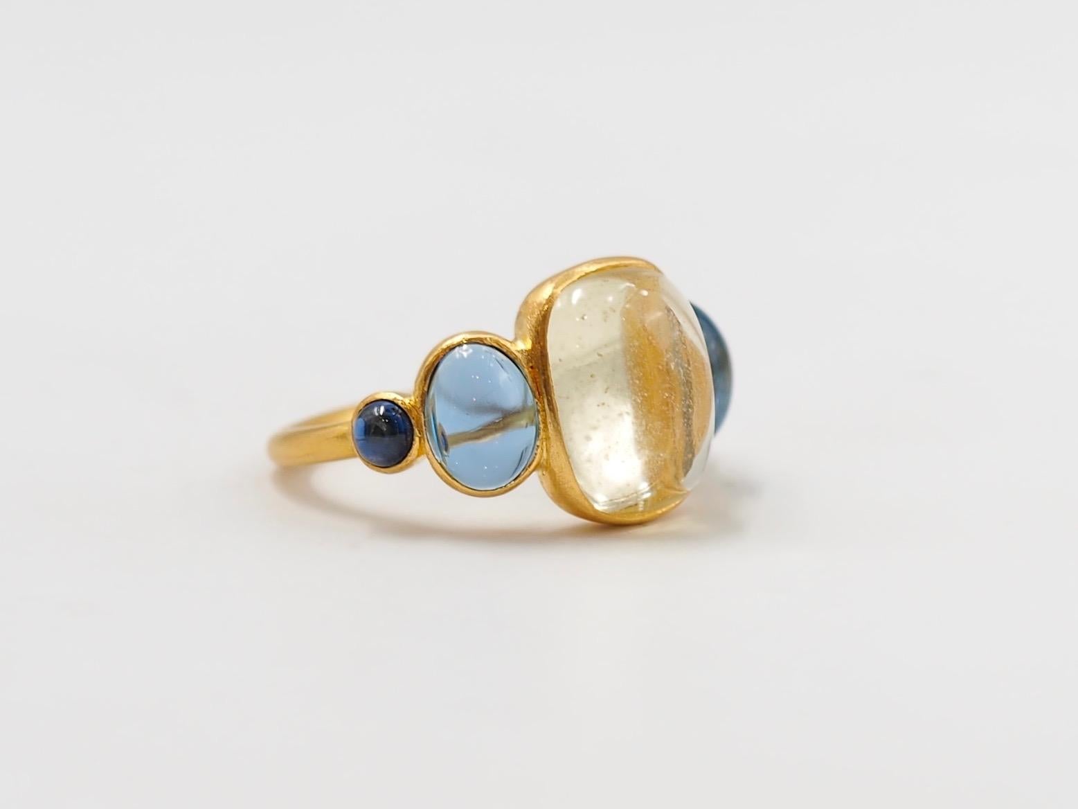 Contemporary Scrives 5.3 Carat Heliodor Aquamarine Sapphire Cabochons 22 Karat Gold Ring