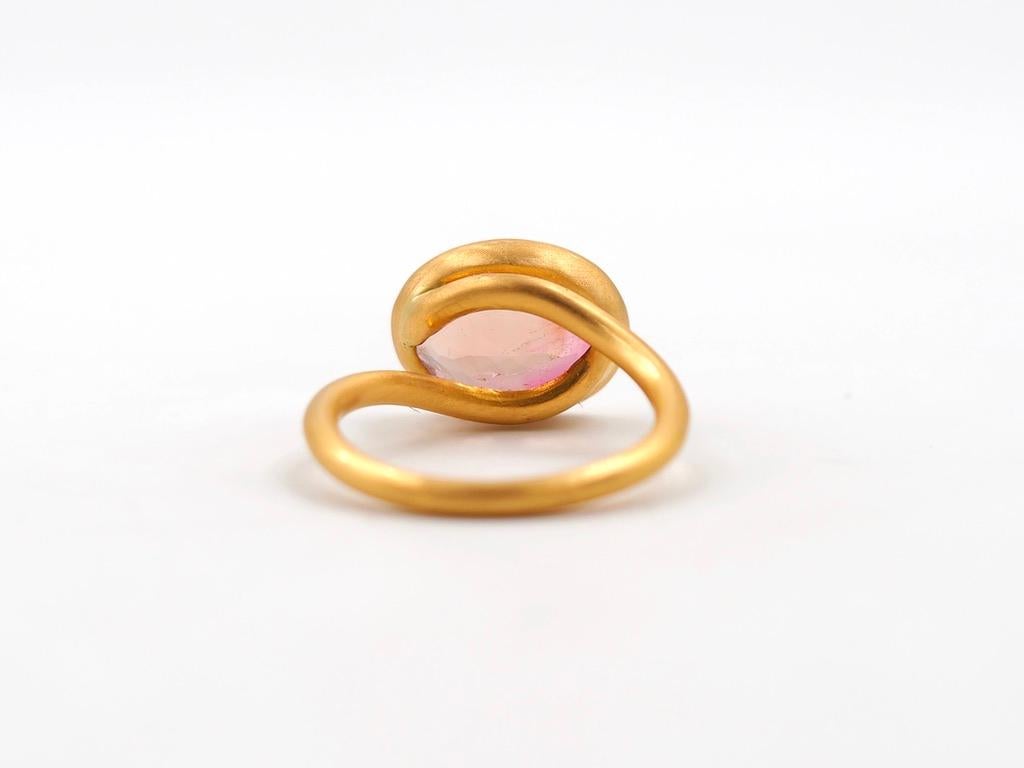 Scrives 5.6 Carat Multicolor Tourmaline Pink Orange Yellow 22 Karat Gold Ring For Sale 2