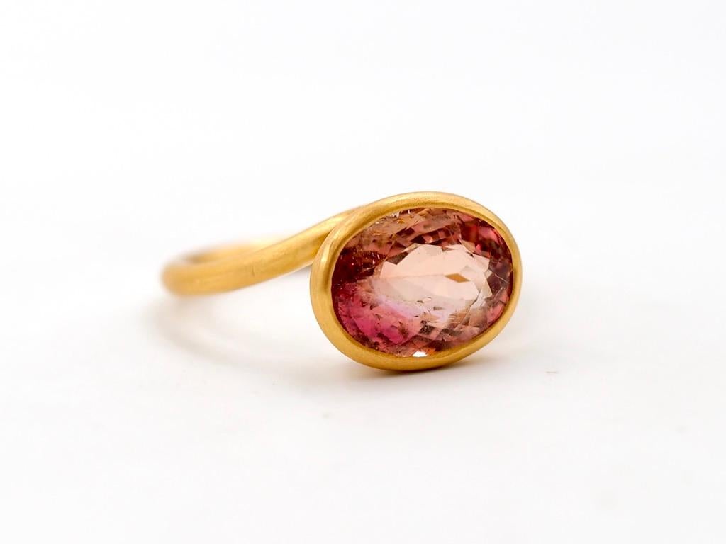 Ring mit Schraubreifen, 5,6 Karat mehrfarbiger Turmalin Rosa Orange Gelb 22 Karat Gold im Zustand „Neu“ im Angebot in Paris, Paris