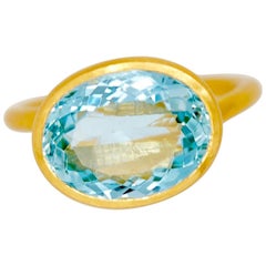 Scrives 5.63 Carat Aquamarine 22 Karat Gold Ring