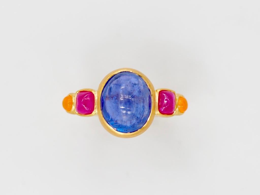 Scrives 6, 06 Carat Tanzanite Ruby Sugarloaf Cornaline Cabochon 22Karat Gold Ring 3