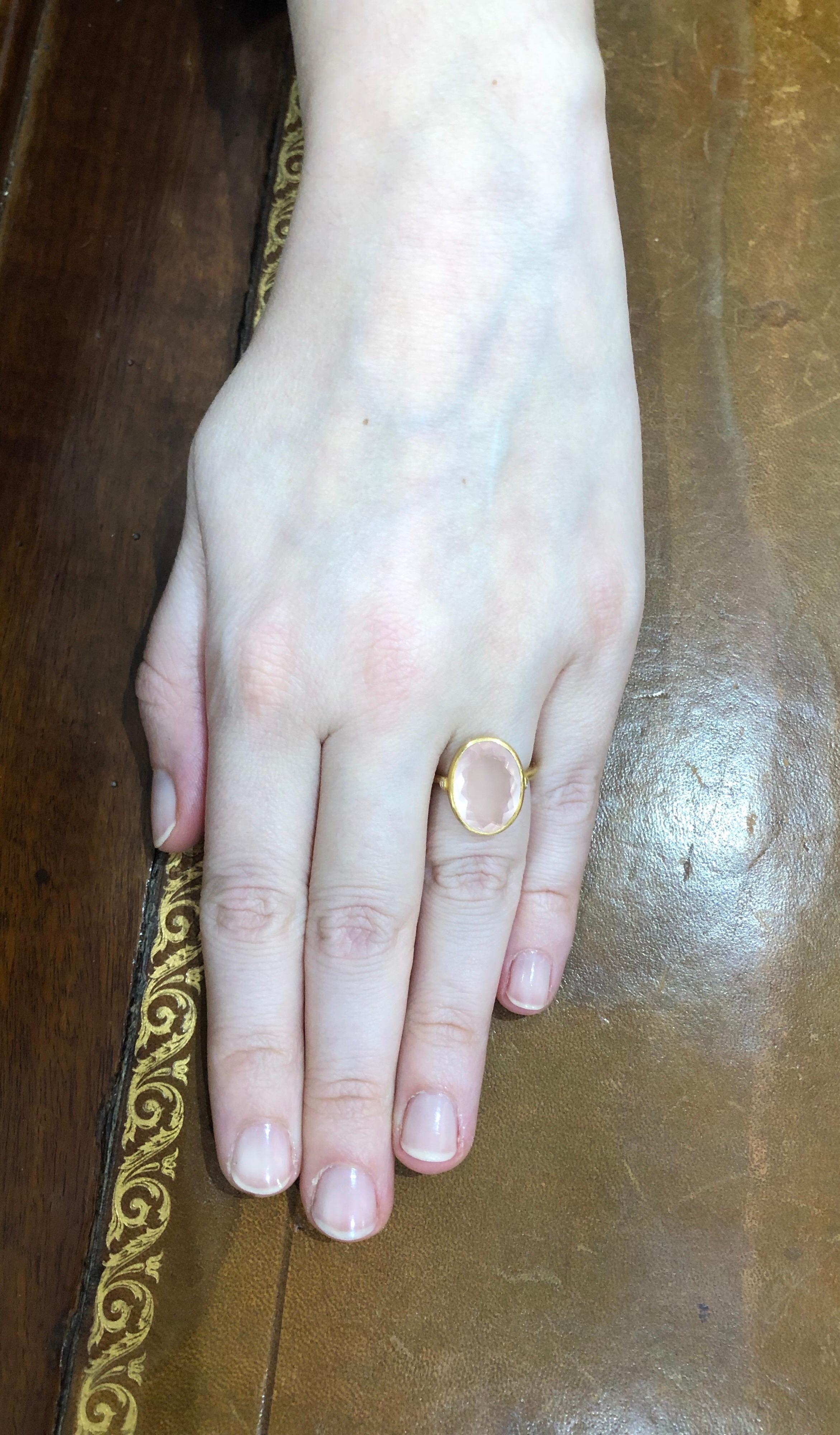 Scrives 6 Carat Rose Quartz and Diamonds 22 Karat Gold Ring In New Condition In Paris, Paris