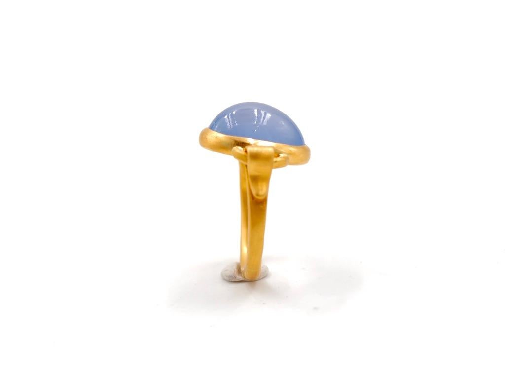 Scrives 8.18 Carat Blue Chalcedony Cabochon 22 Karat Gold Handmade Cocktail Ring 5