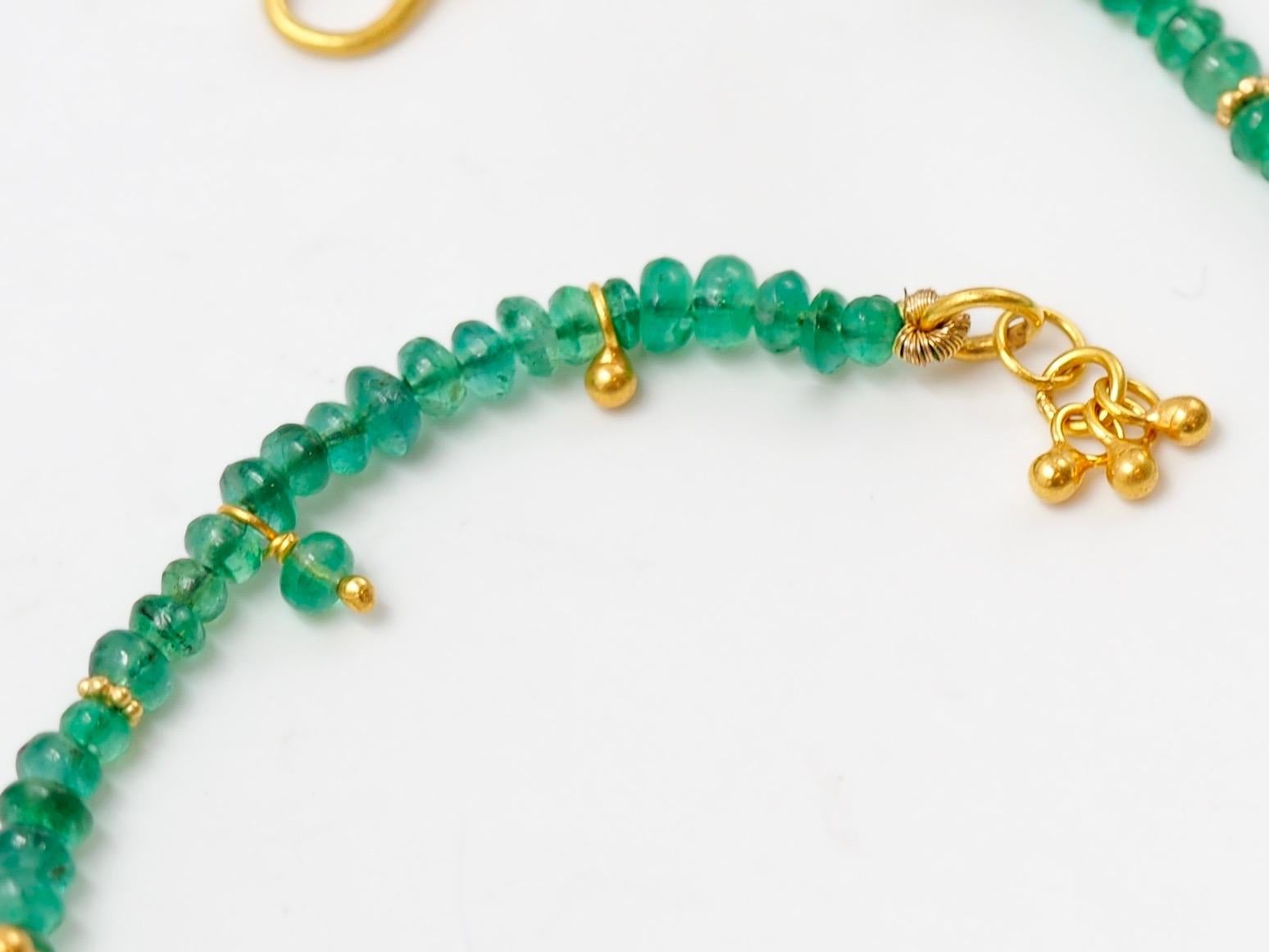 Contemporary Scrives 9 Carat Emerald Beads 22 Karat Gold Bracelet
