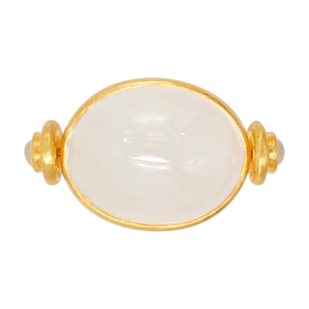 Scrives 9.76 Carat White Jadeite / Jade Cabochon 22 Karat Gold Ring