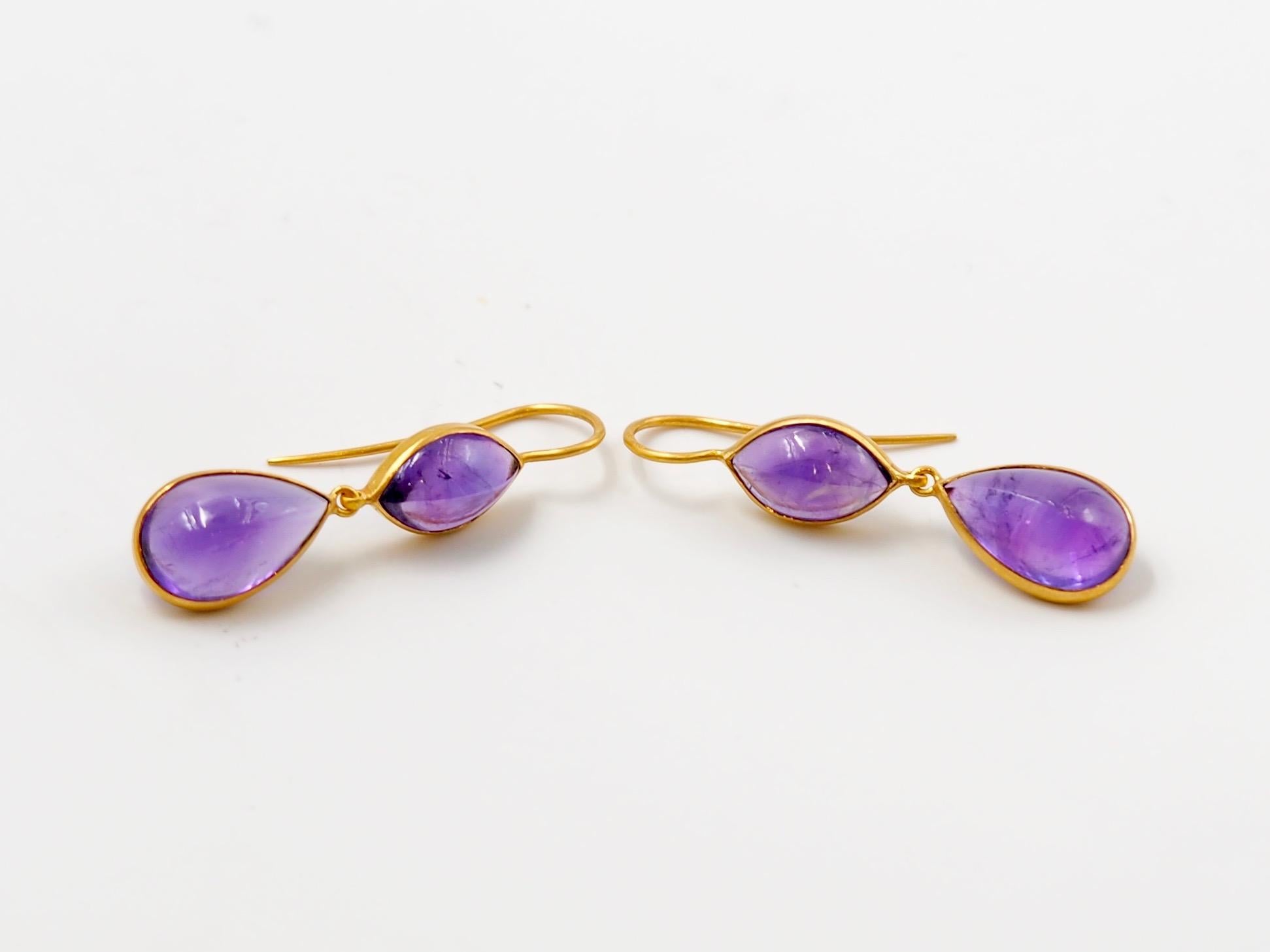 Contemporary Scrives Amethyst Cabochon Drop 22 Karat Gold Earrings For Sale