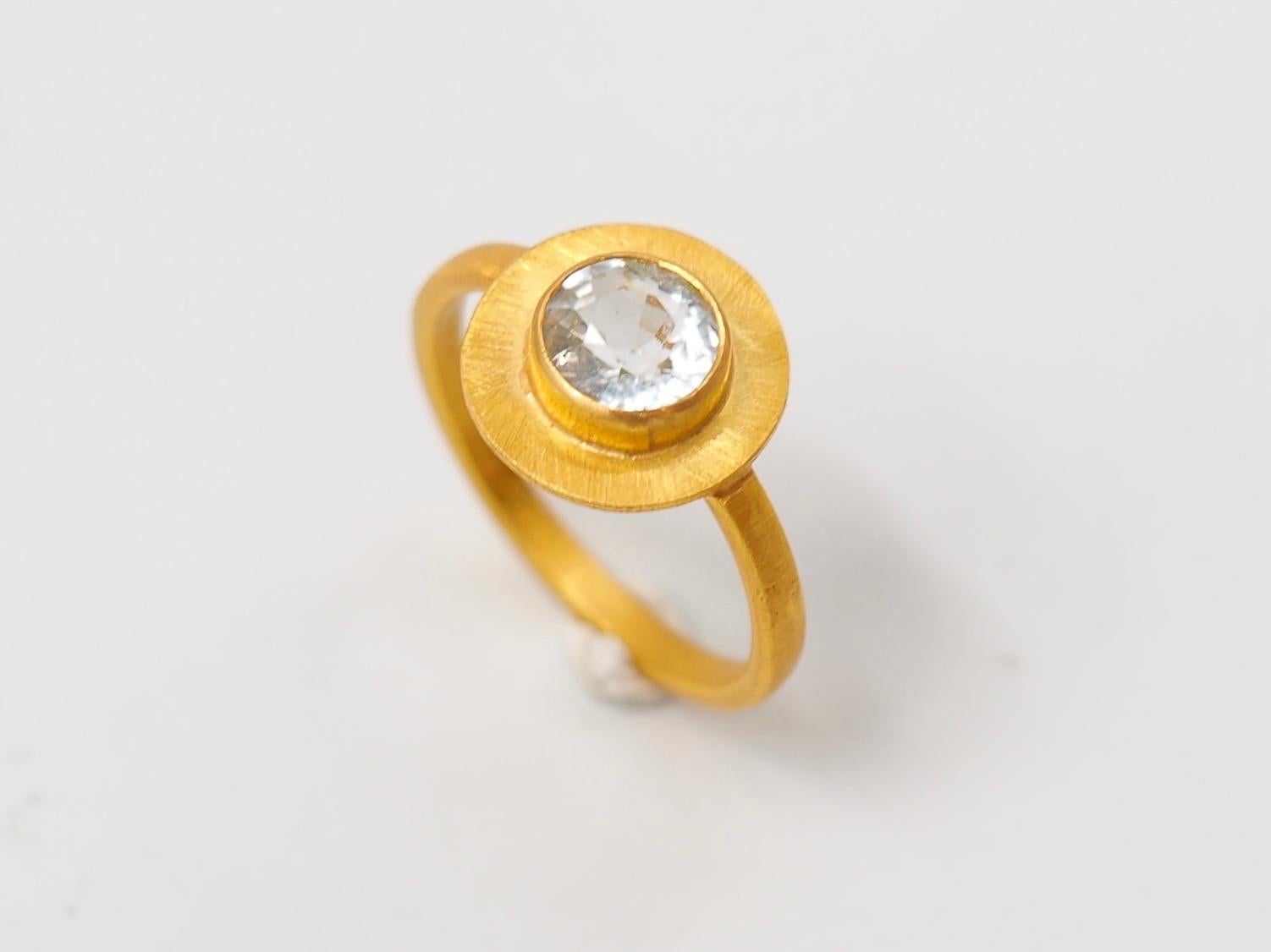 Scrives Aquamarine Sun Disk 22 karat Gold Ring In New Condition In Paris, Paris