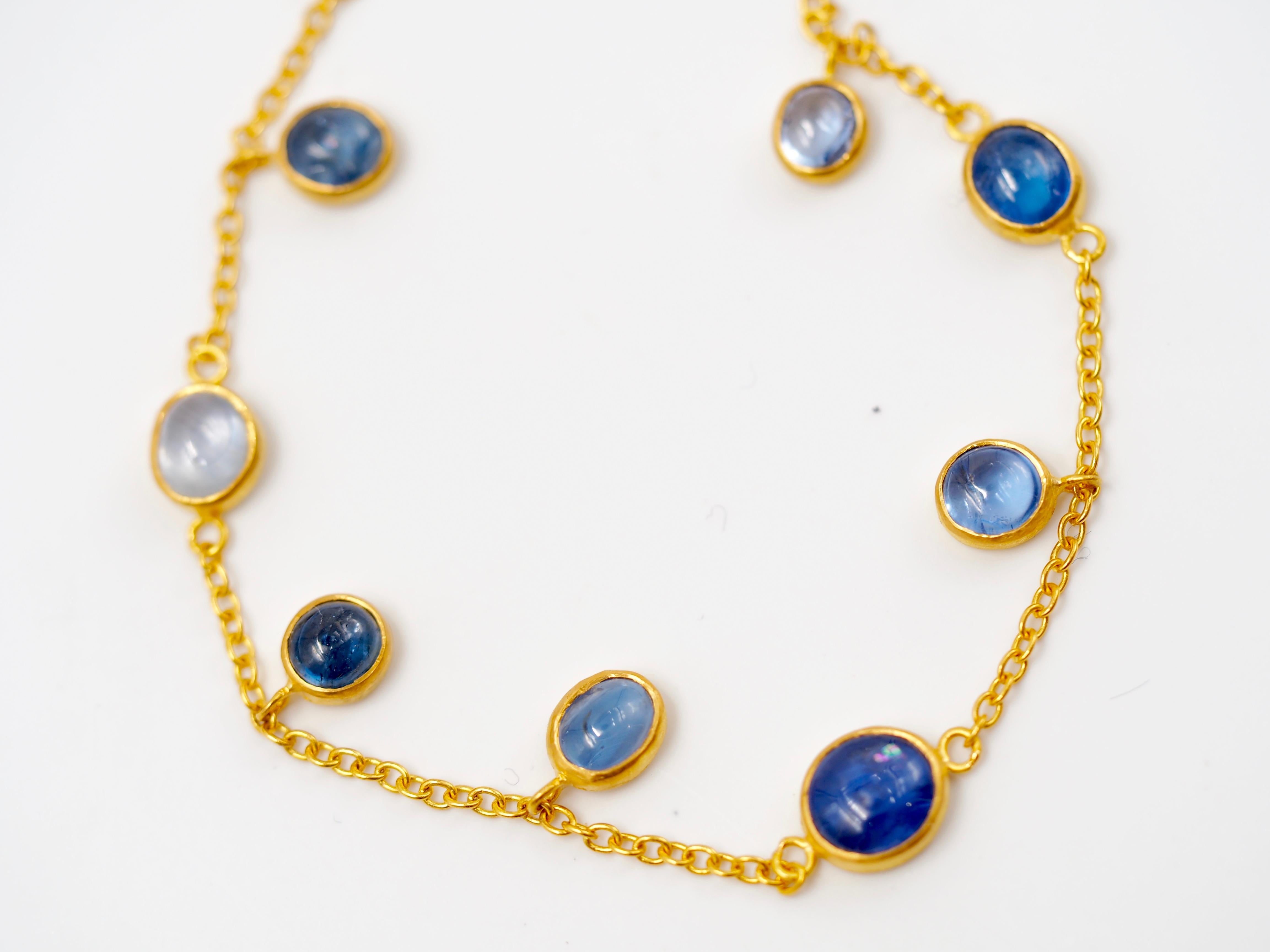 Contemporary Scrives Blue Natural Sapphires 22 Karat Gold Bracelet